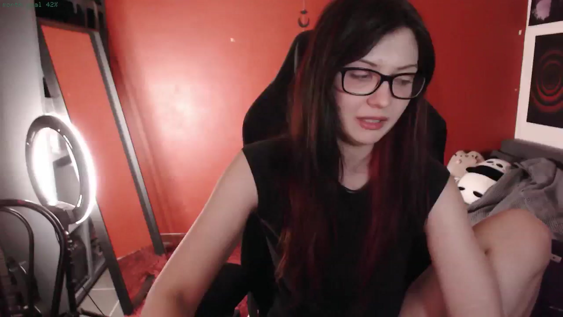Gallery image thumbnail from roomtoavois's myfreecams stream on, 03/25/2025, 02:25 image 3 of 20