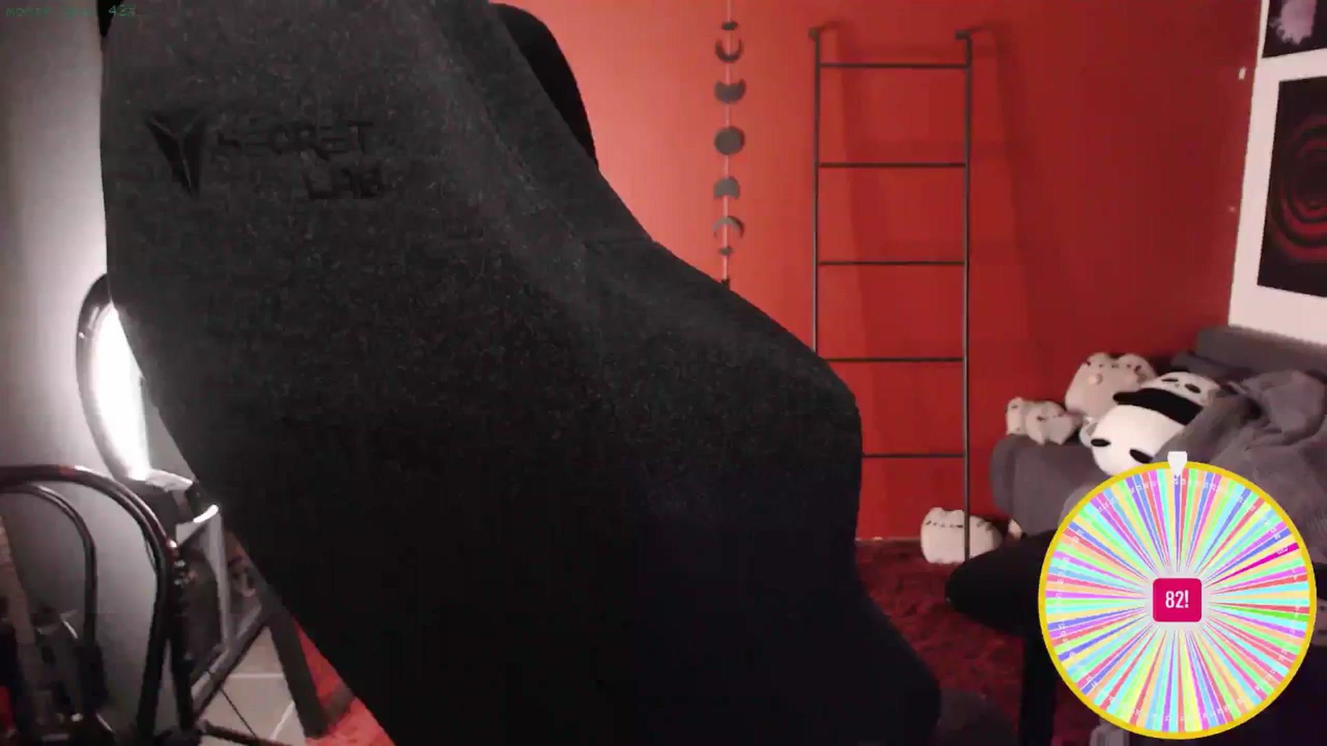 Gallery image thumbnail from roomtoavois's myfreecams stream on, 03/25/2025, 02:25 image 11 of 20