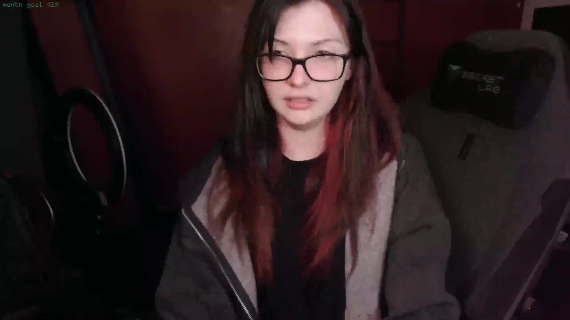 Gallery image thumbnail from roomtoavois's myfreecams stream on, 03/25/2025, 02:25 image 17 of 20