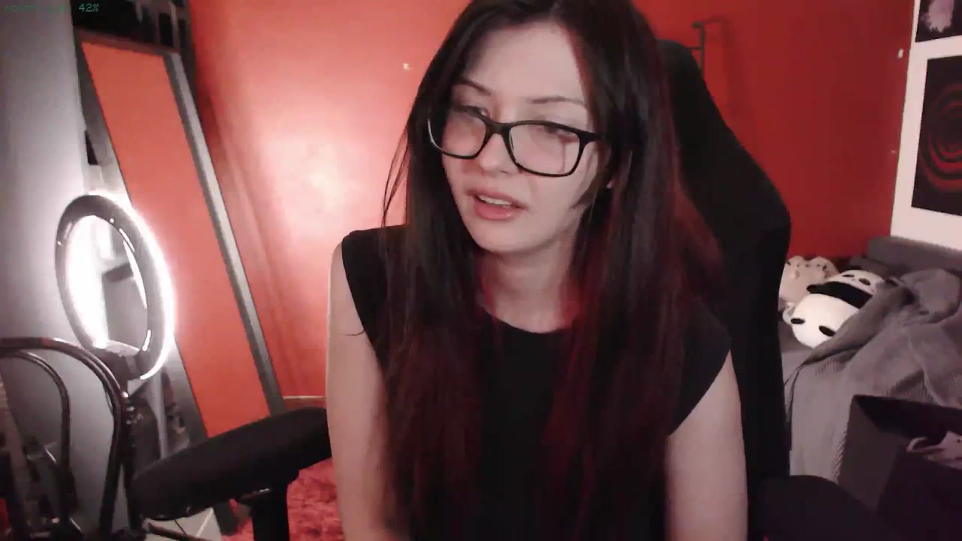 Gallery image thumbnail from roomtoavois's myfreecams stream on, 03/25/2025, 02:25 image 9 of 20