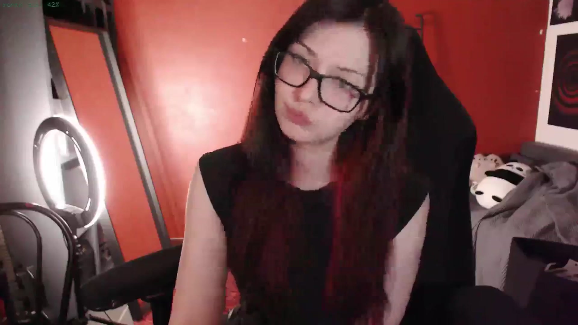 Gallery image thumbnail from roomtoavois's myfreecams stream on, 03/25/2025, 02:25 image 10 of 20