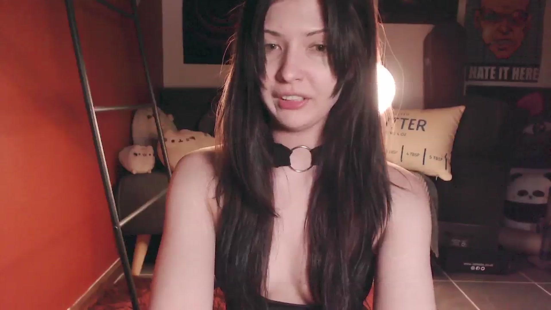 Gallery image thumbnail from roomtodoom's myfreecams stream on, 03/30/2025, 05:50 image 11 of 20