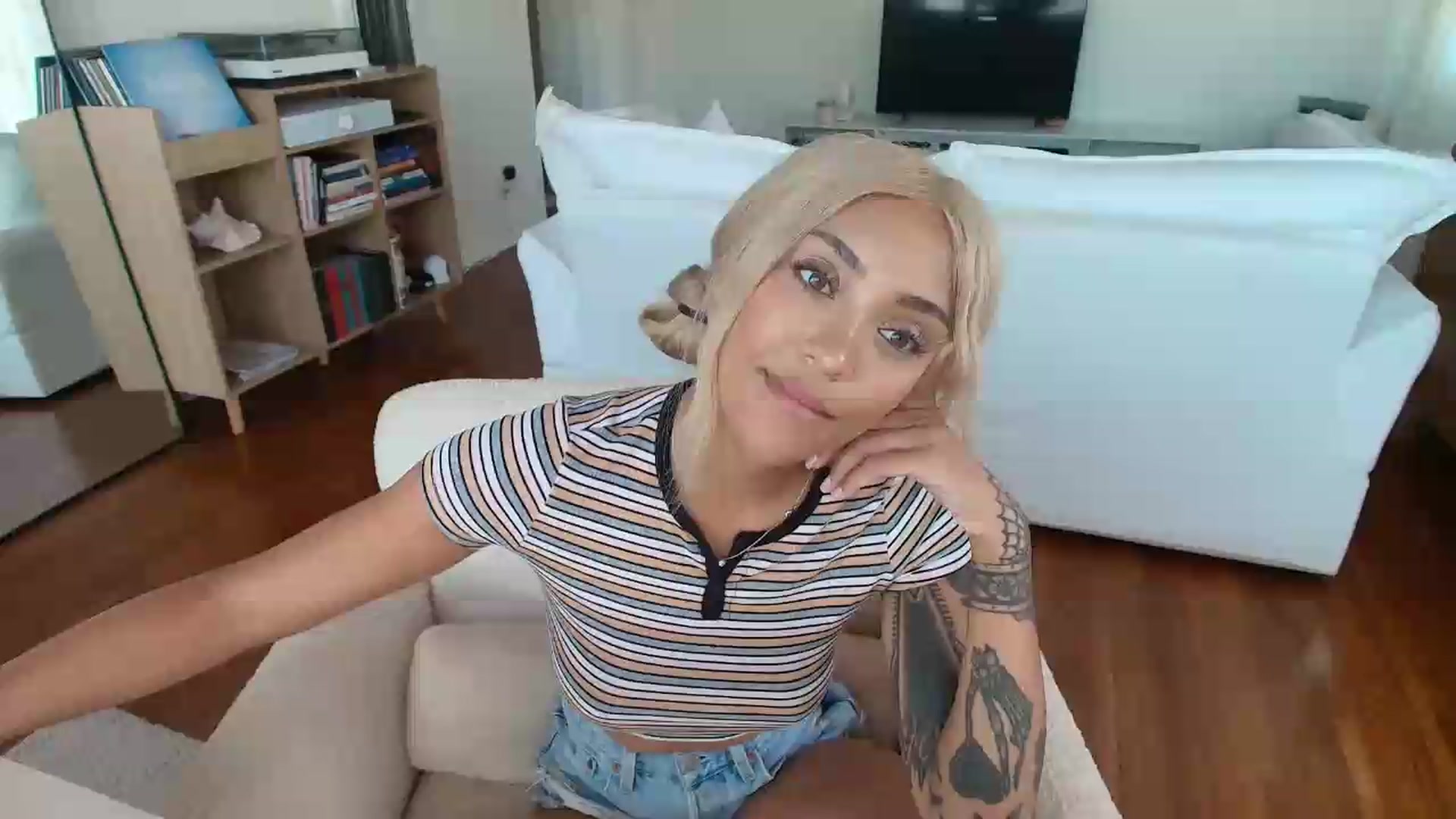 Gallery image thumbnail from rosiewestttt's myfreecams stream on, 07/28/2026, 05:34 image 1 of 20