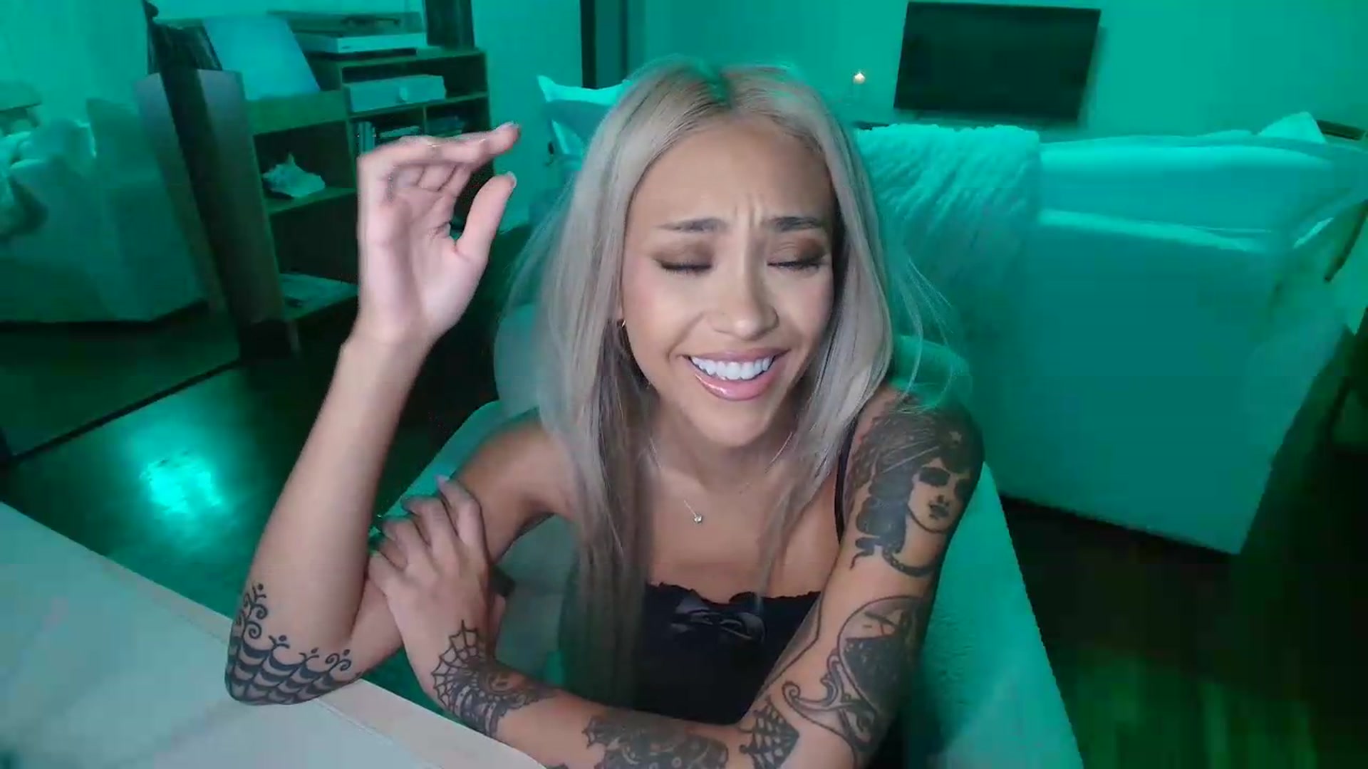 Gallery image thumbnail from rosiewestttt's myfreecams stream on, 08/02/2026, 07:40 image 3 of 20