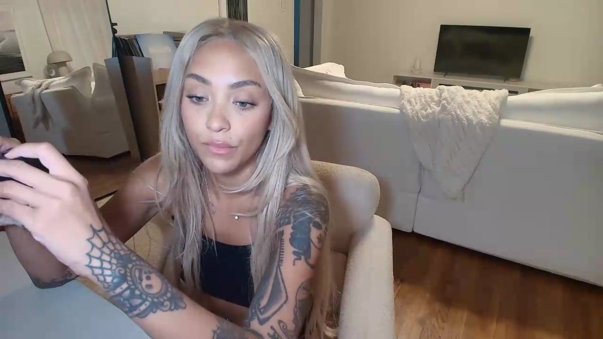 Gallery image thumbnail from rosiewestttt's myfreecams stream on, 08/06/2026, 03:32 image 16 of 20