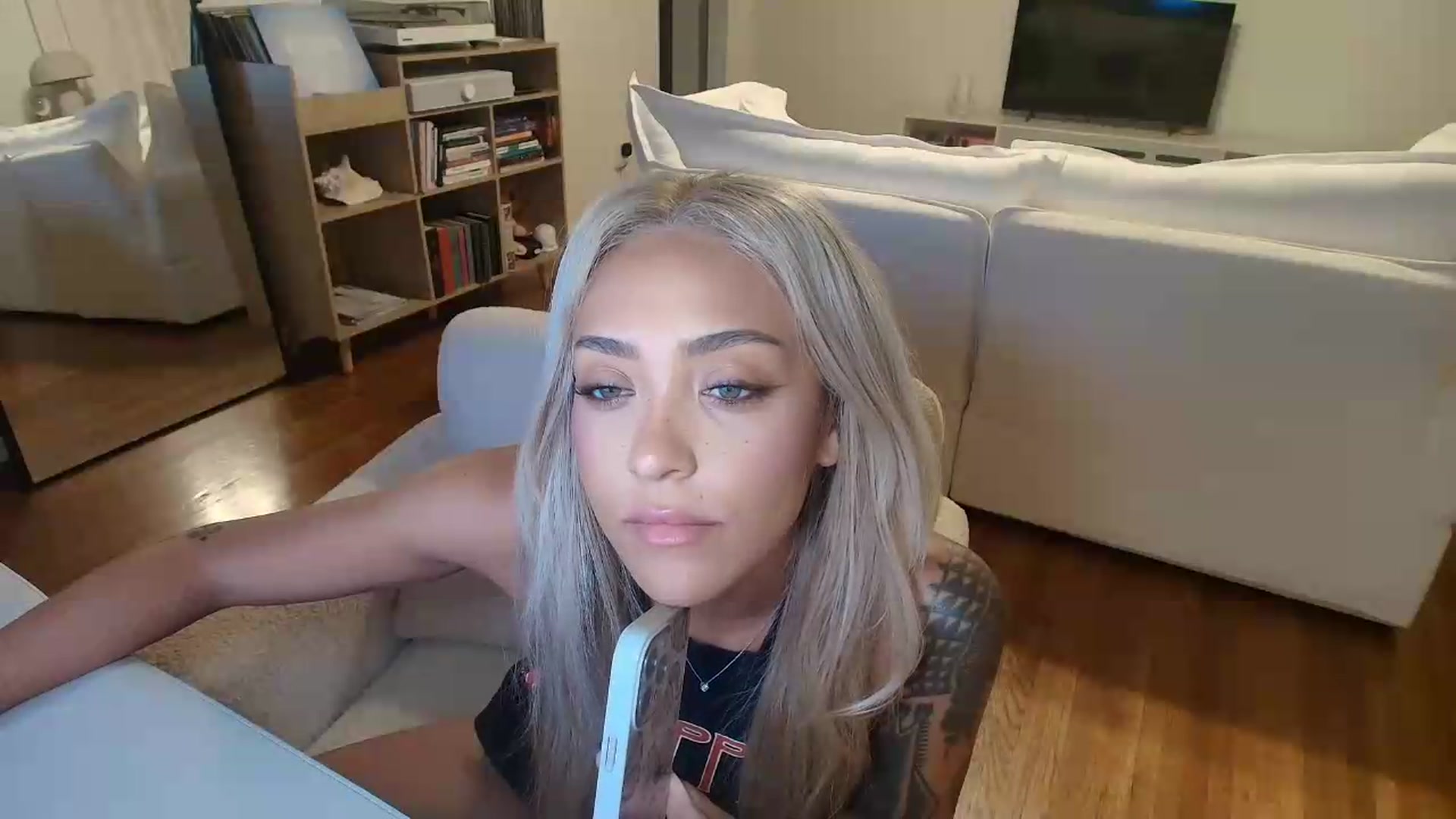 Gallery image thumbnail from rosiewestttt's myfreecams stream on, 08/07/2026, 04:04 image 7 of 20