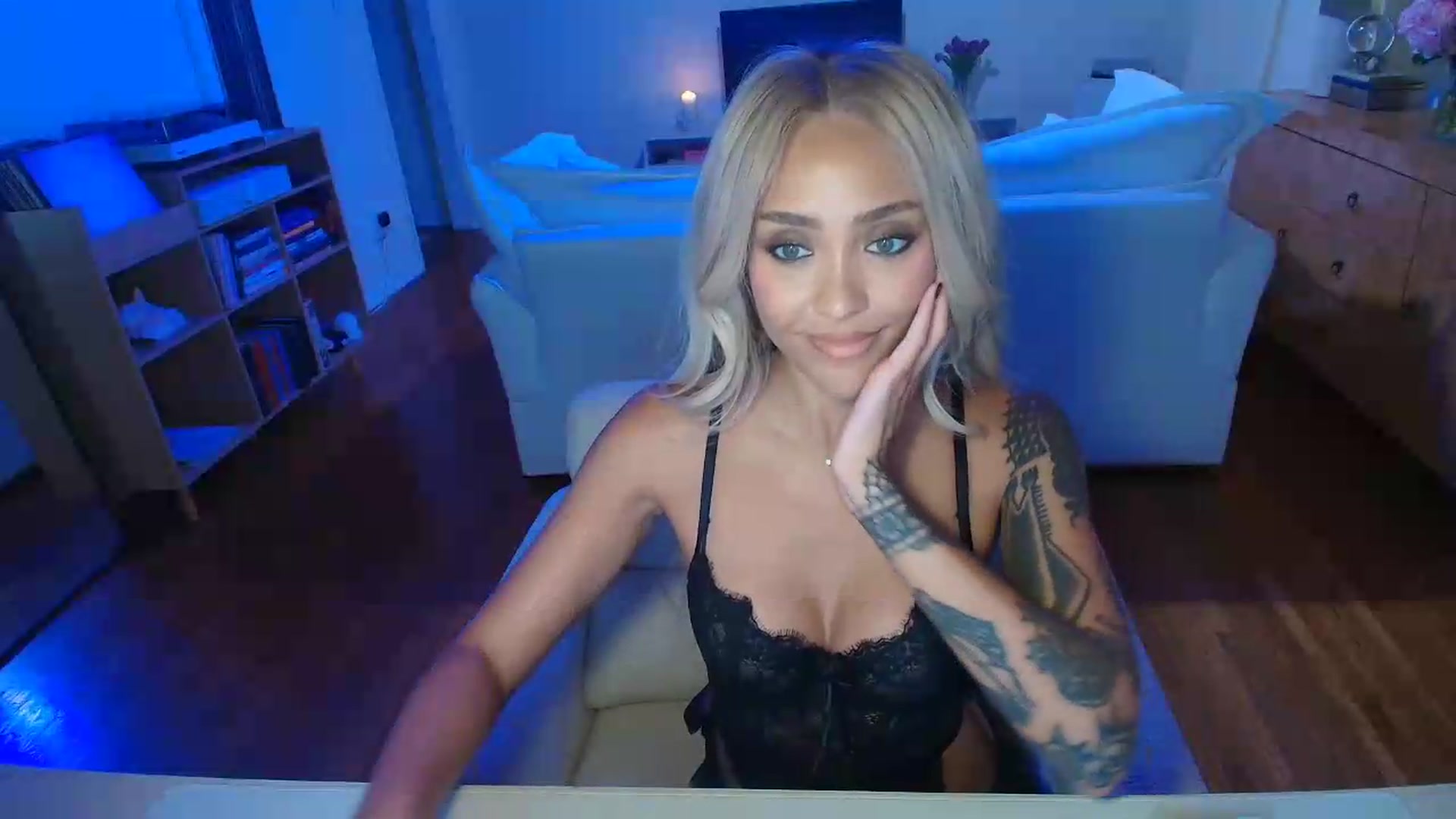 Gallery image thumbnail from rosiewestttt's myfreecams stream on, 08/08/2026, 04:13 image 19 of 20