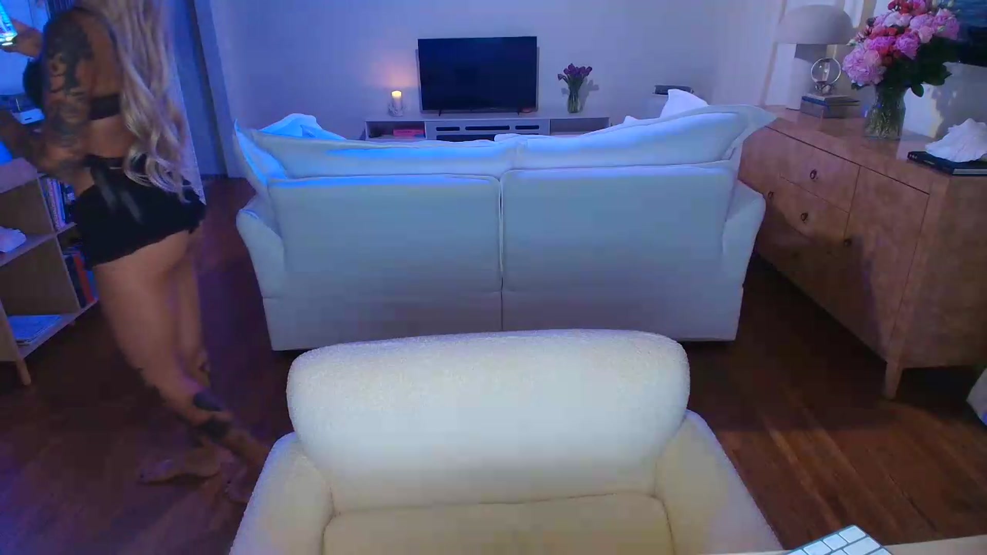 Gallery image thumbnail from rosiewestttt's myfreecams stream on, 08/08/2026, 04:13 image 6 of 20