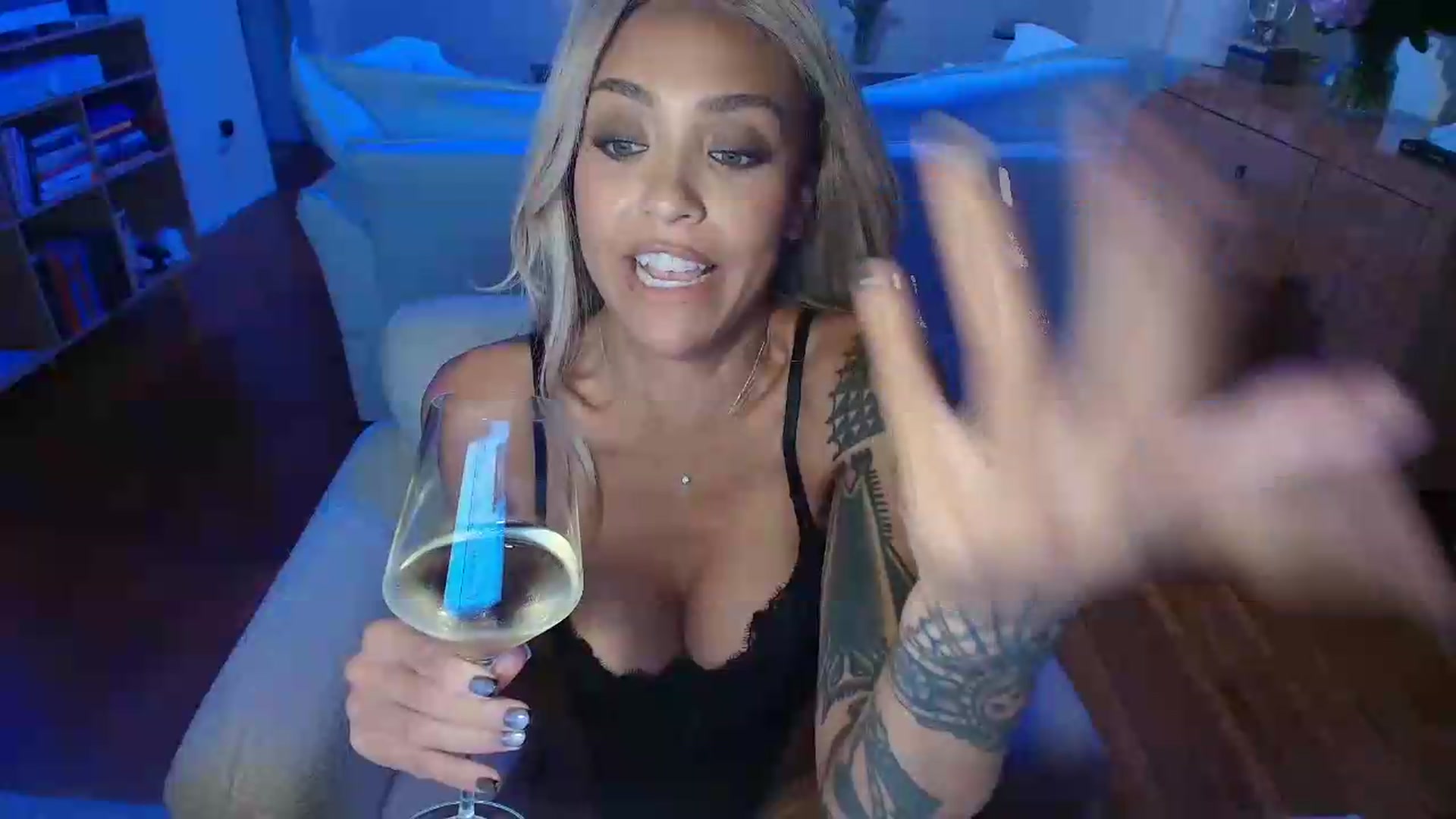 Gallery image thumbnail from rosiewestttt's myfreecams stream on, 08/08/2026, 07:02 image 10 of 20
