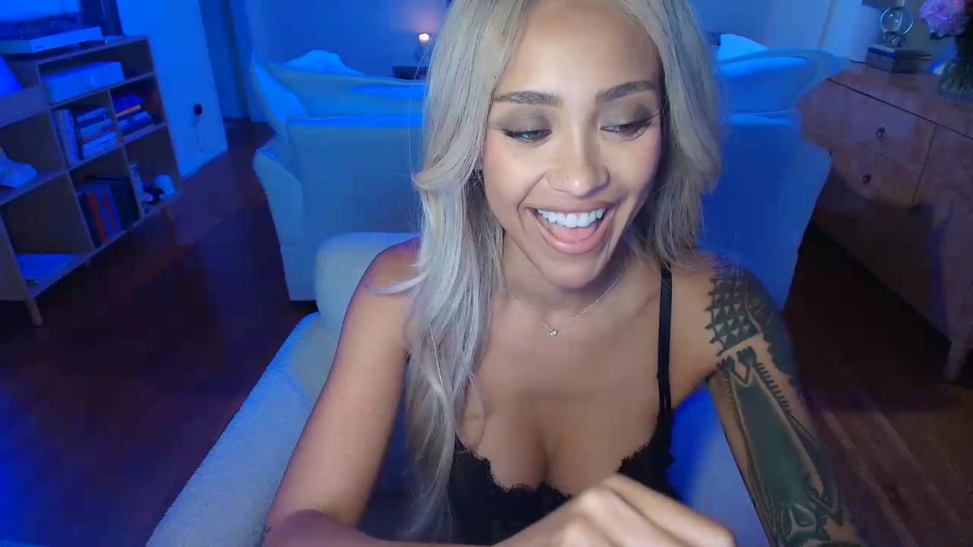 Gallery image thumbnail from rosiewestttt's myfreecams stream on, 08/08/2026, 07:02 image 2 of 20