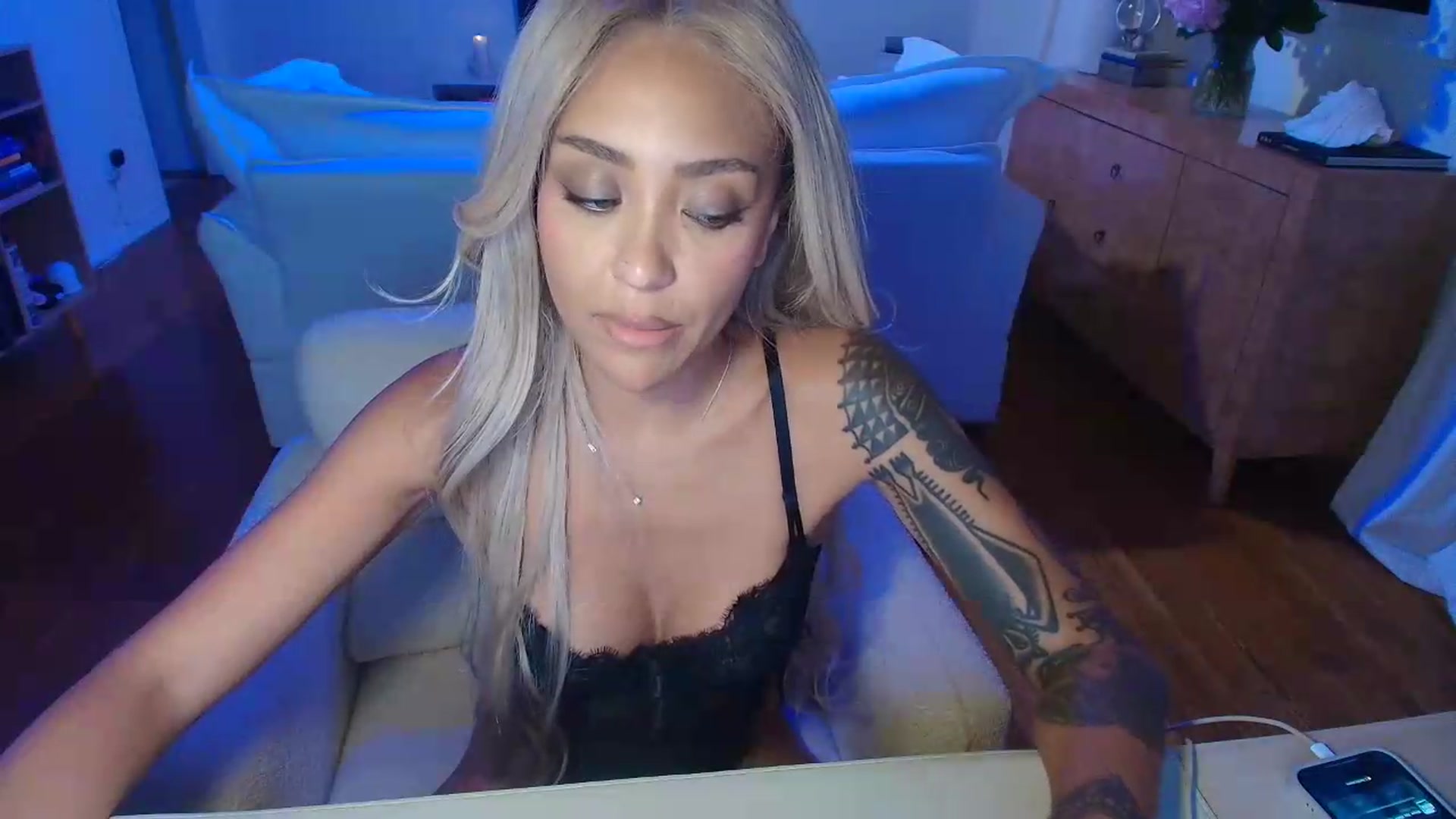 Gallery image thumbnail from rosiewestttt's myfreecams stream on, 08/08/2026, 07:02 image 9 of 20