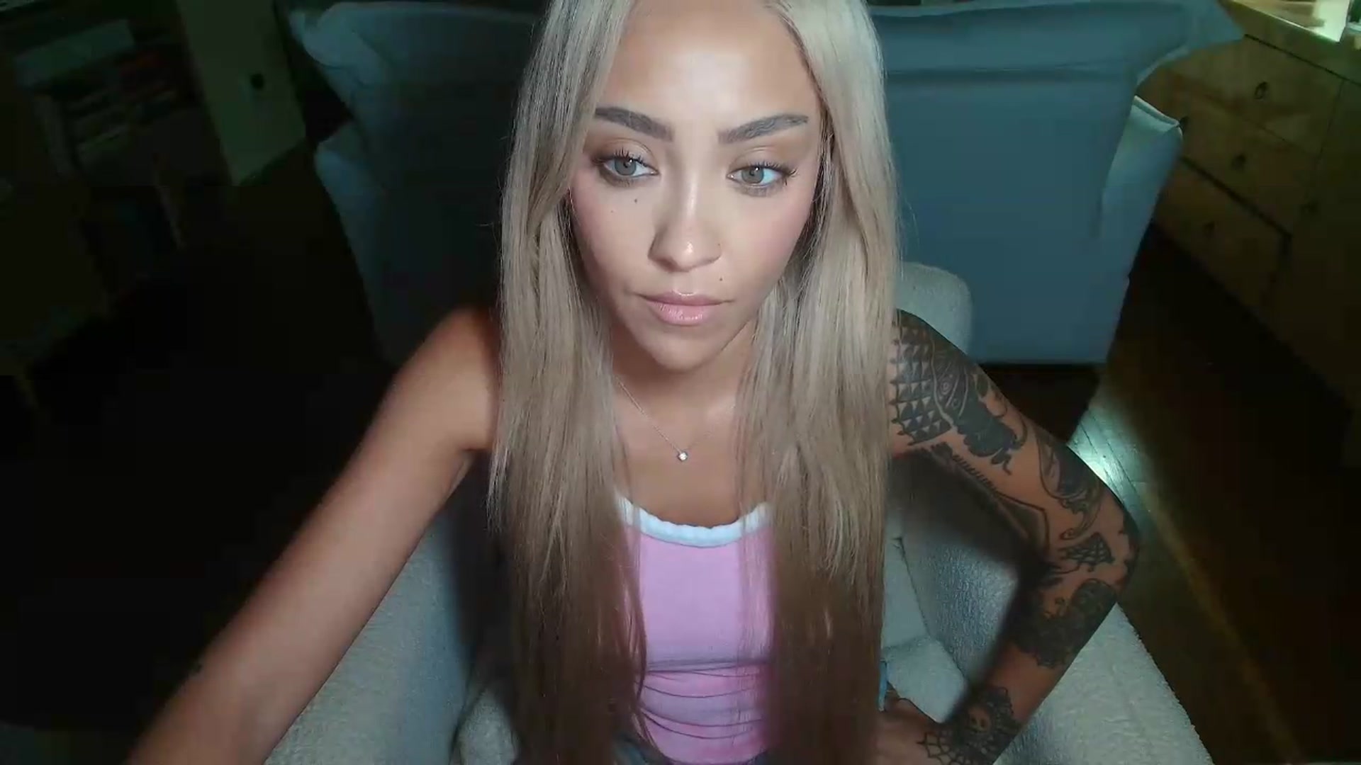 Gallery image thumbnail from rosiewestttt's myfreecams stream on, 08/14/2026, 06:14 image 13 of 20