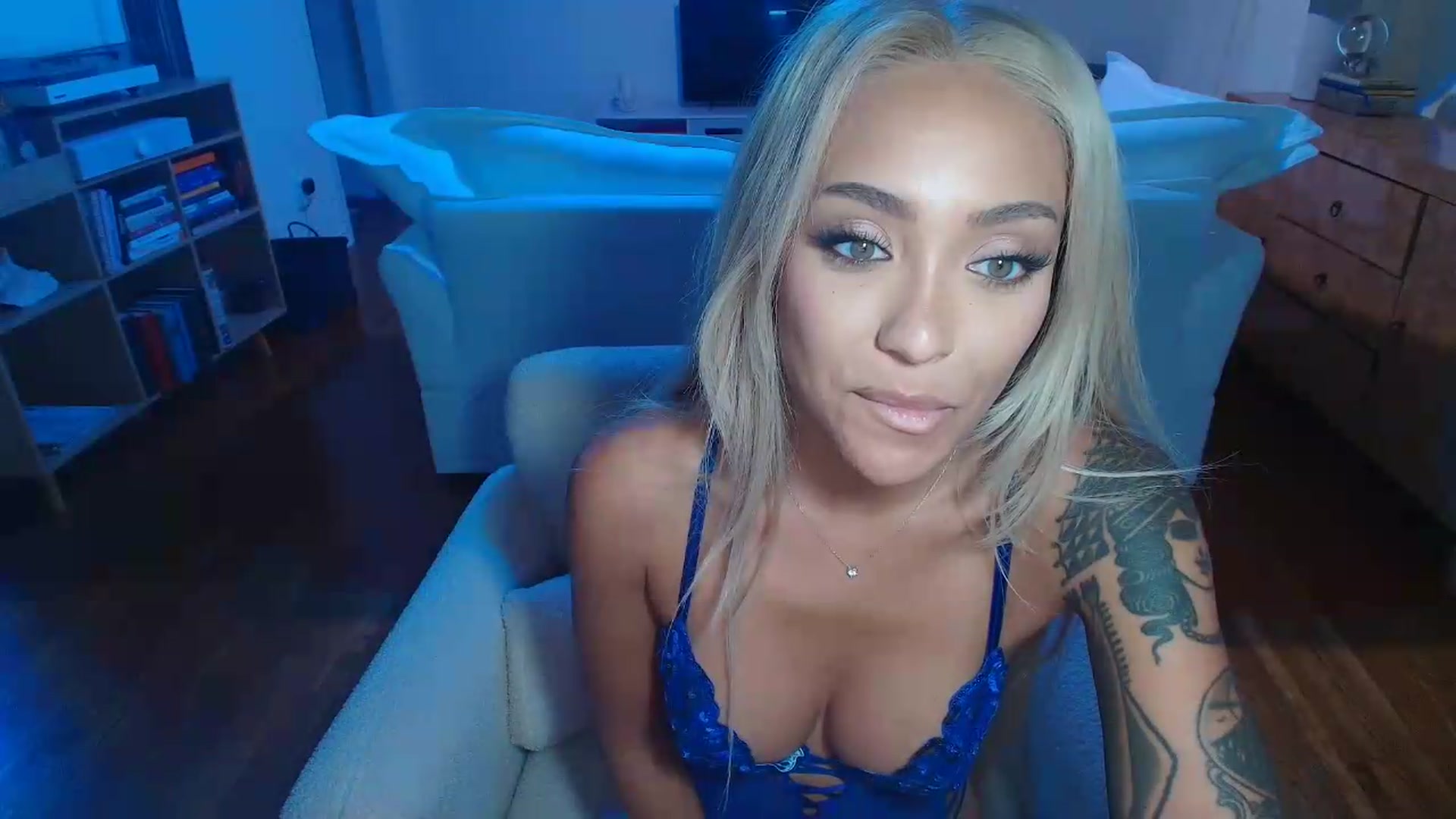 Gallery image thumbnail from rosiewestttt's myfreecams stream on, 08/16/2026, 07:31 image 17 of 20