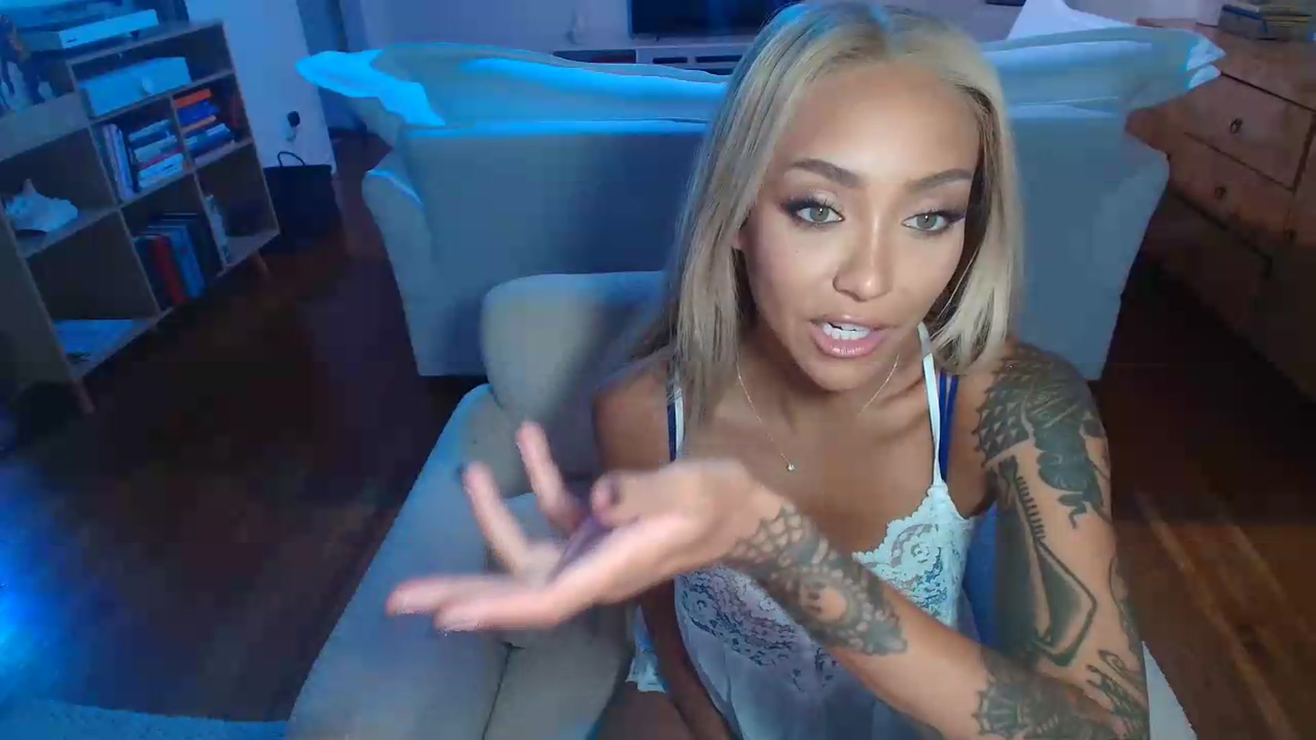 Gallery image thumbnail from rosiewestttt's myfreecams stream on, 08/16/2026, 07:31 image 11 of 20