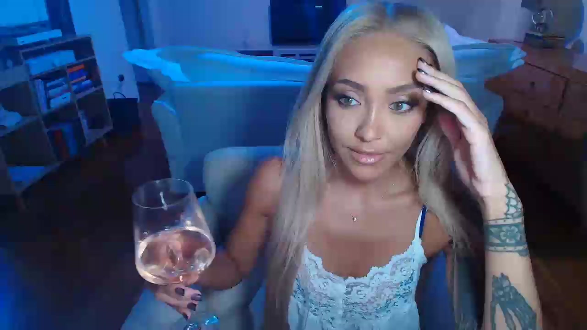 Gallery image thumbnail from rosiewestttt's myfreecams stream on, 08/16/2026, 07:31 image 10 of 20