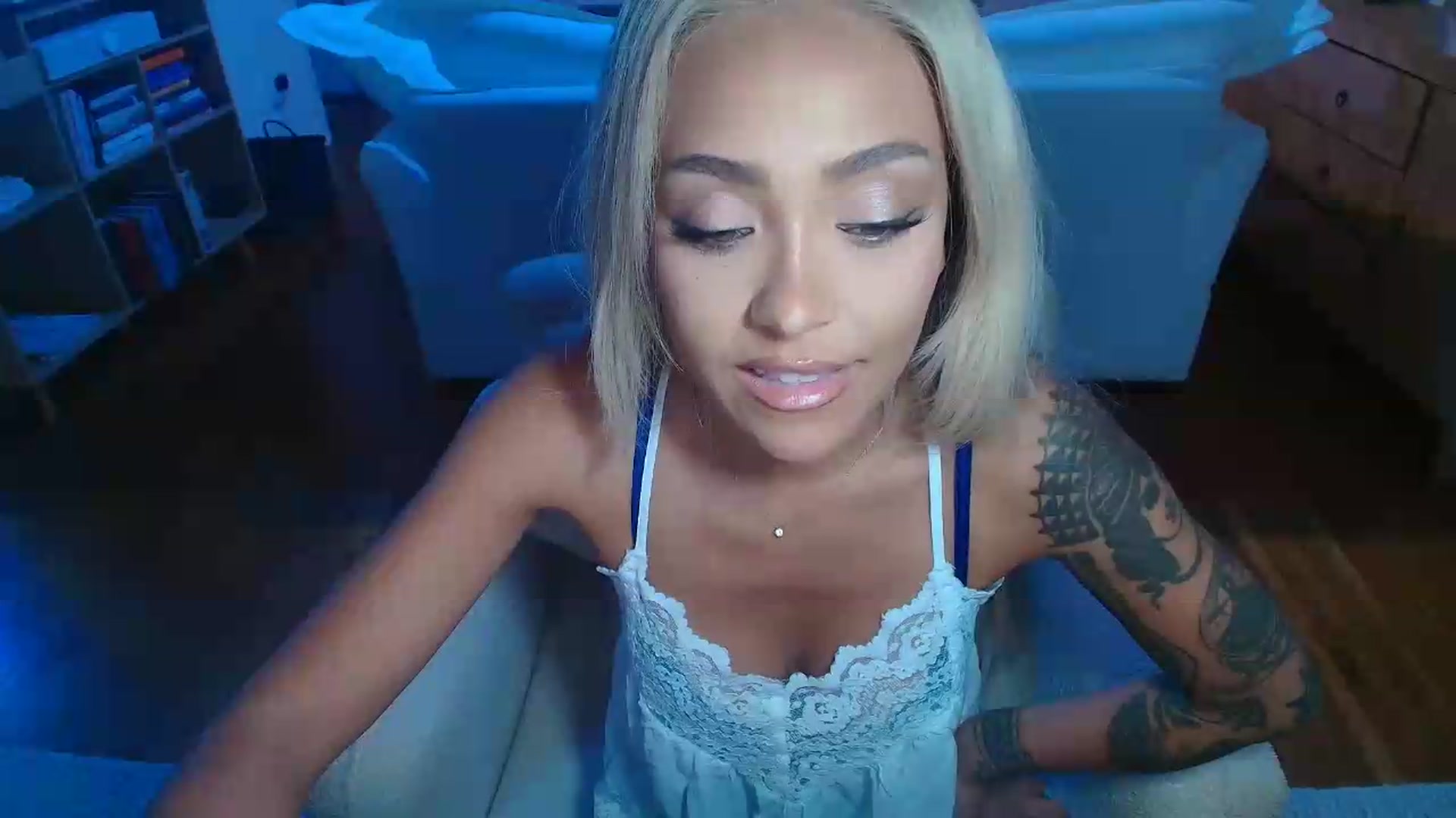 Gallery image thumbnail from rosiewestttt's myfreecams stream on, 08/16/2026, 07:31 image 5 of 20
