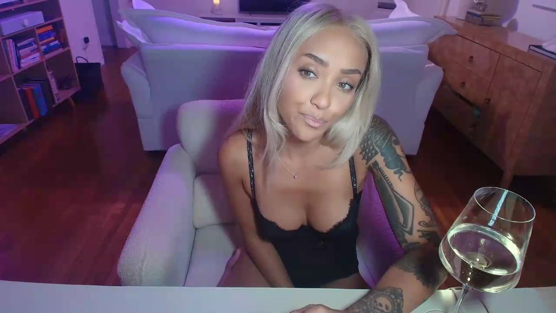 Gallery image thumbnail from rosiewestttt's myfreecams stream on, 08/22/2026, 07:57 image 8 of 20