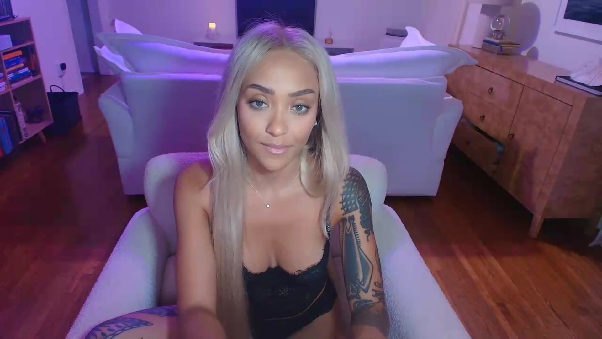 Gallery image thumbnail from rosiewestttt's myfreecams stream on, 08/22/2026, 07:57 image 5 of 20