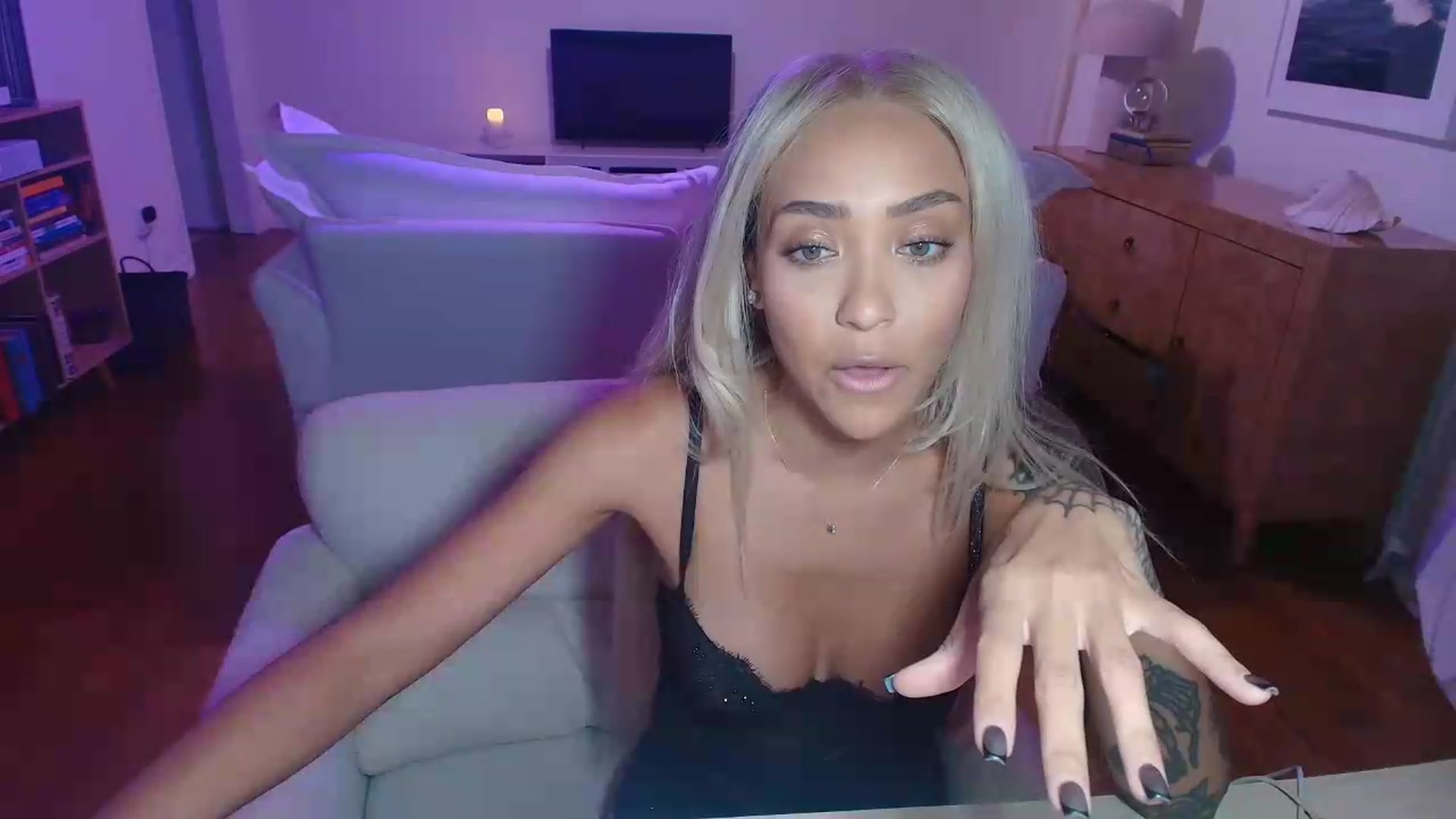Gallery image thumbnail from rosiewestttt's myfreecams stream on, 08/22/2026, 07:57 image 12 of 20