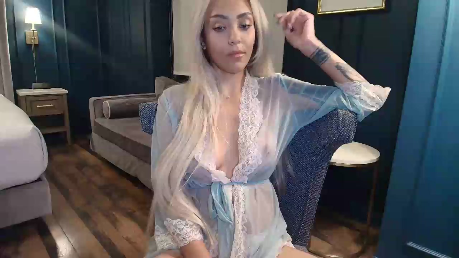 Gallery image thumbnail from rosiewestttt's myfreecams stream on, 08/26/2026, 04:17 image 1 of 20