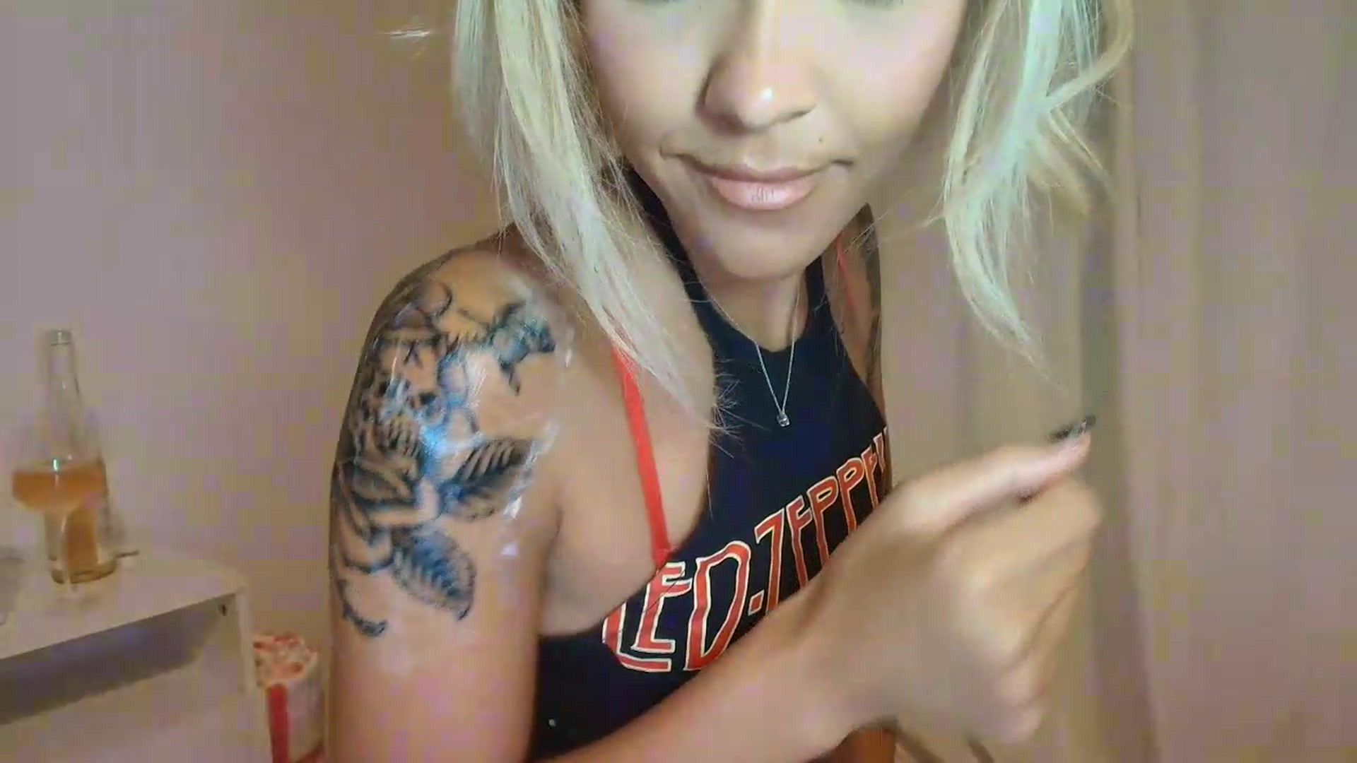 Gallery image thumbnail from rosiewestttt's myfreecams stream on, 08/29/2026, 07:54 image 5 of 20