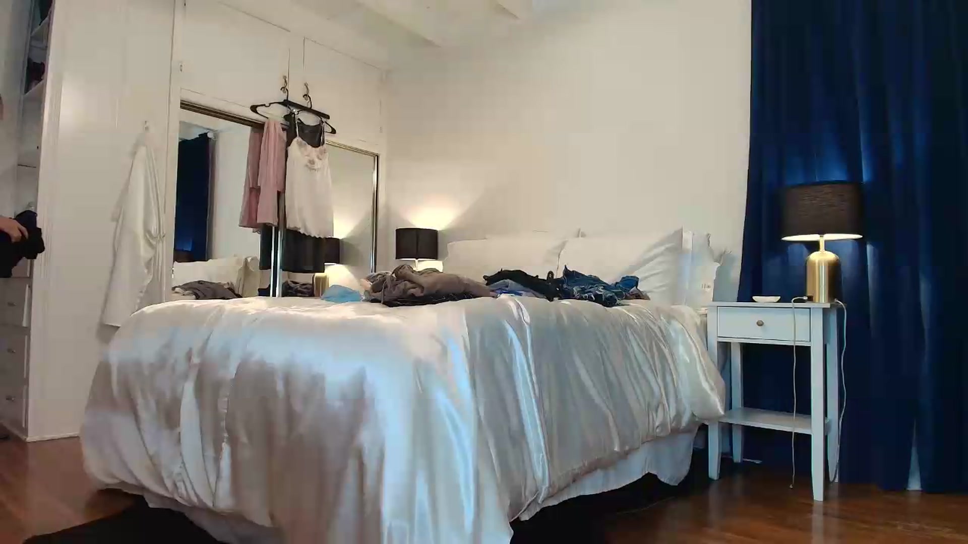 Gallery image thumbnail from rosiewestttt's myfreecams stream on, 09/04/2026, 03:51 image 2 of 20