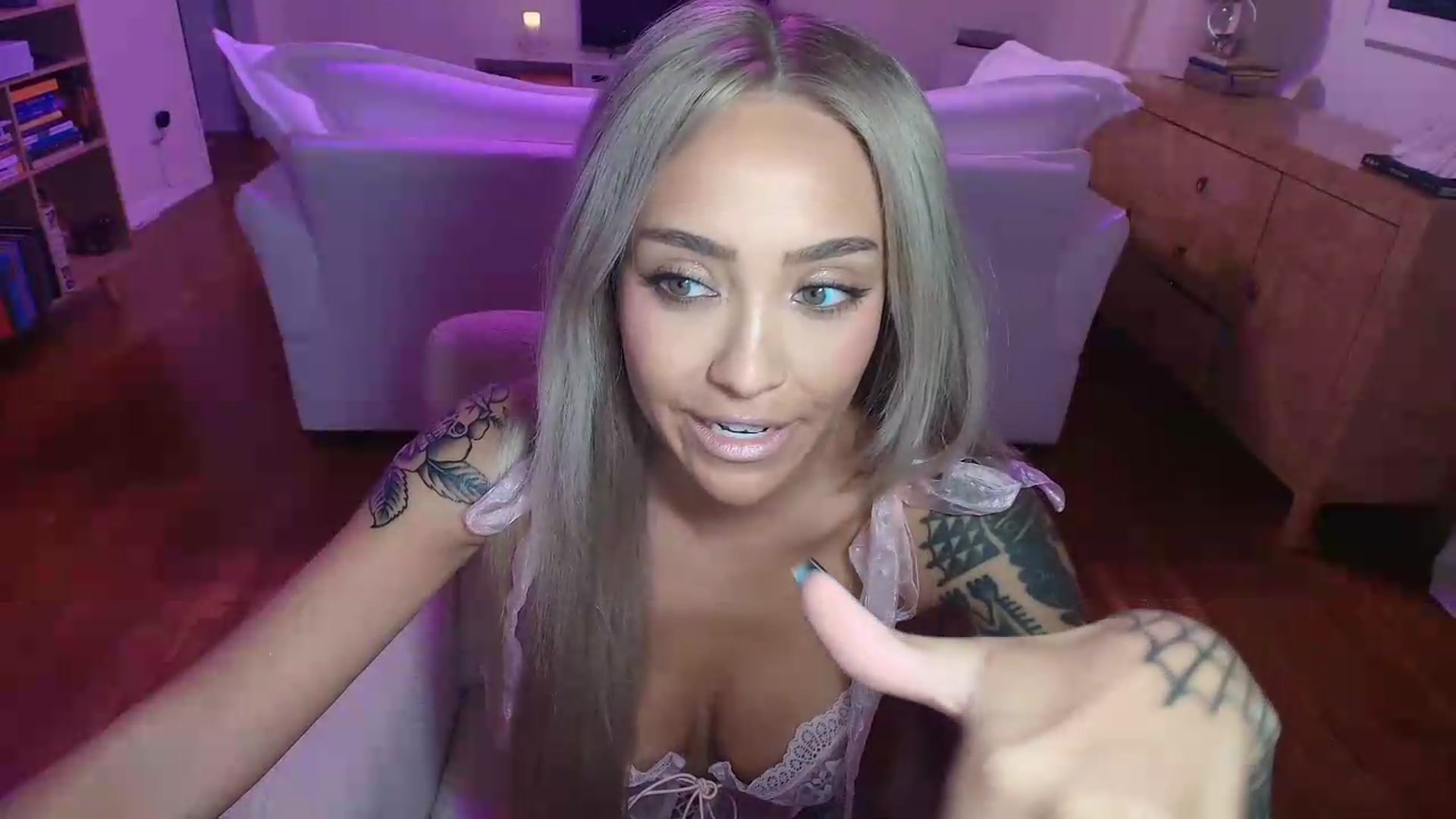 Gallery image thumbnail from rosiewestttt's myfreecams stream on, 09/05/2026, 07:15 image 2 of 20