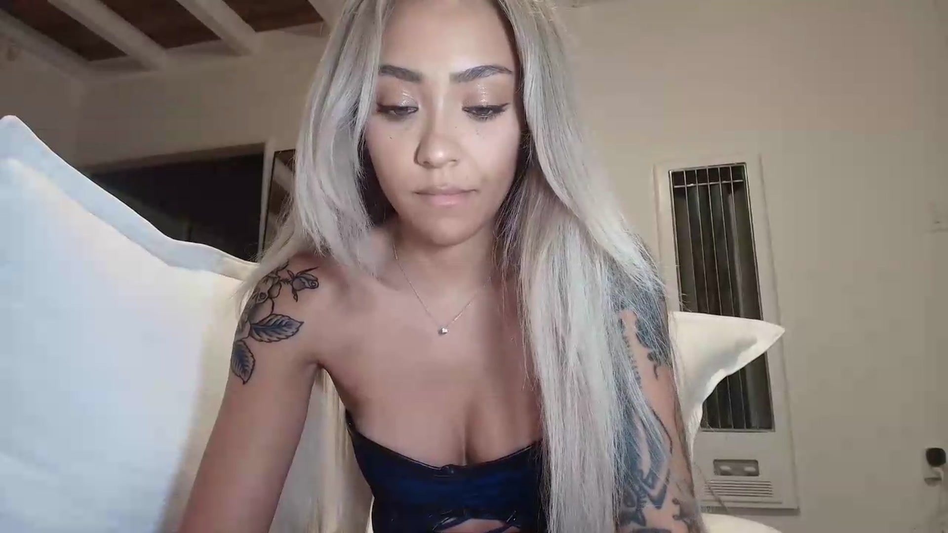 Gallery image thumbnail from rosiewestttt's myfreecams stream on, 09/09/2026, 05:29 image 3 of 20