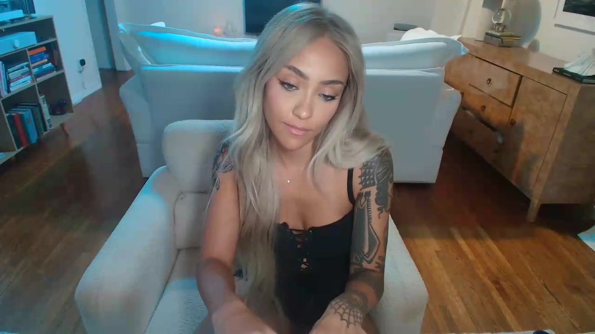 Gallery image thumbnail from rosiewestttt's myfreecams stream on, 09/13/2026, 08:19 image 4 of 20