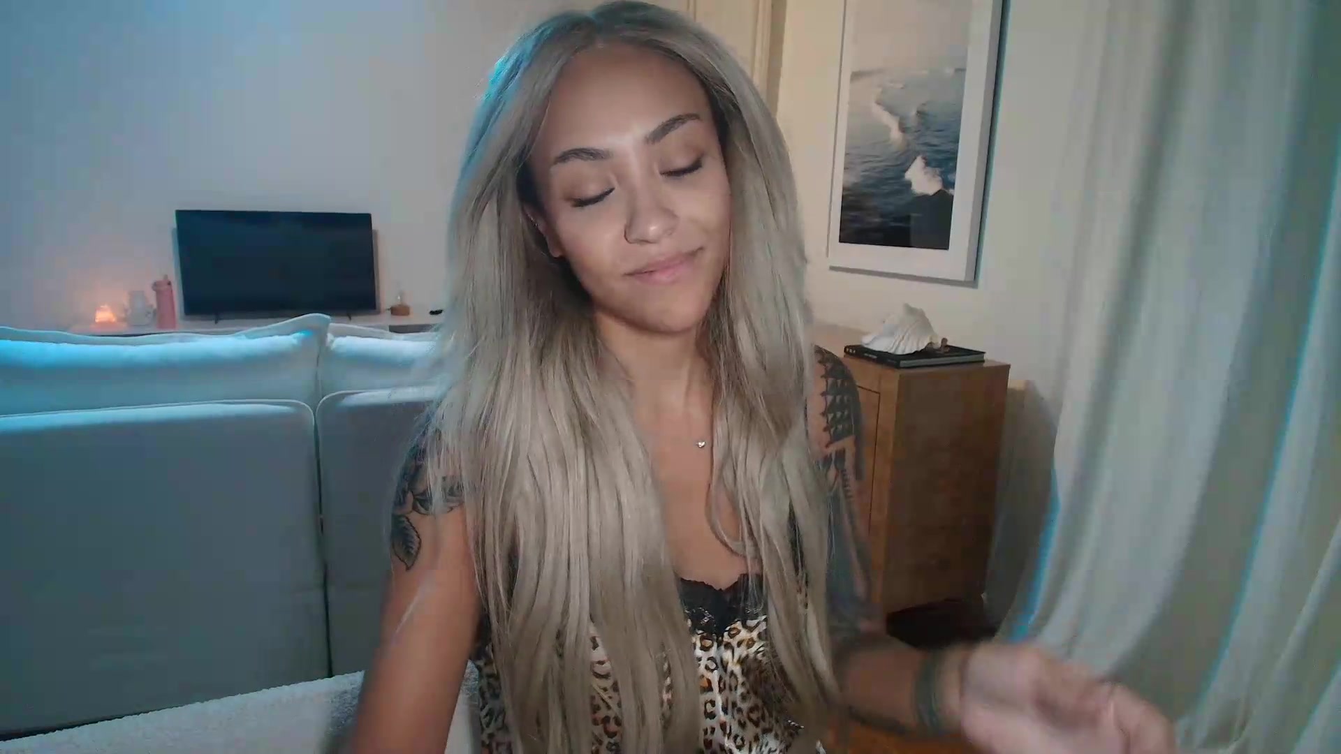 Gallery image thumbnail from rosiewestttt's myfreecams stream on, 09/13/2026, 10:41 image 11 of 20