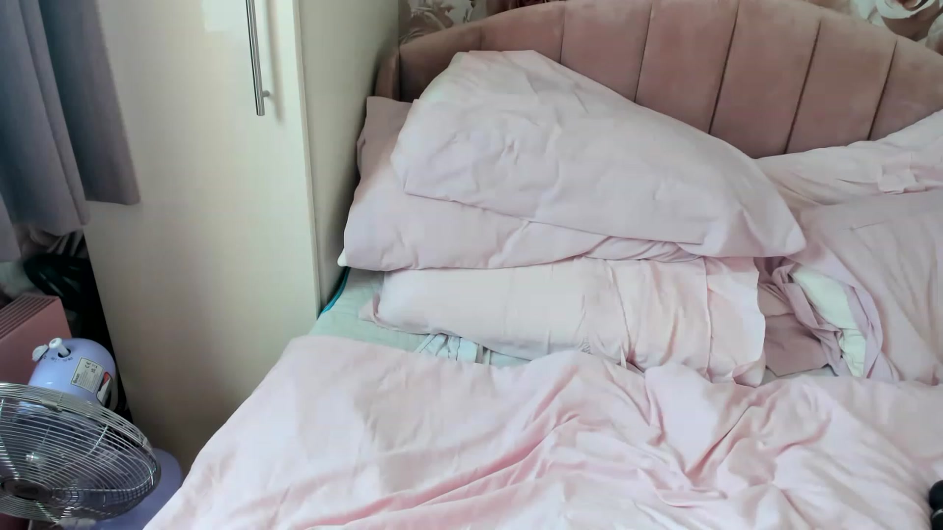 Gallery image thumbnail from roxycurvy's myfreecams stream on, 12/09/2022, 13:59 image 2 of 20