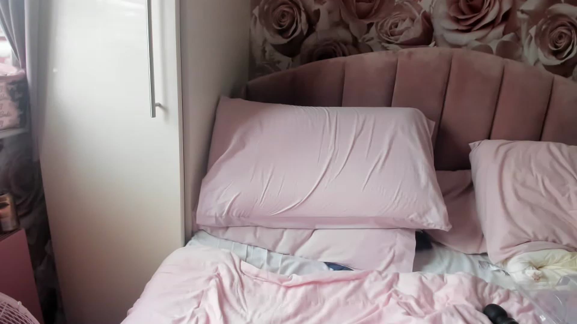 Gallery image thumbnail from roxycurvy's myfreecams stream on, 01/22/2023, 15:07 image 14 of 20