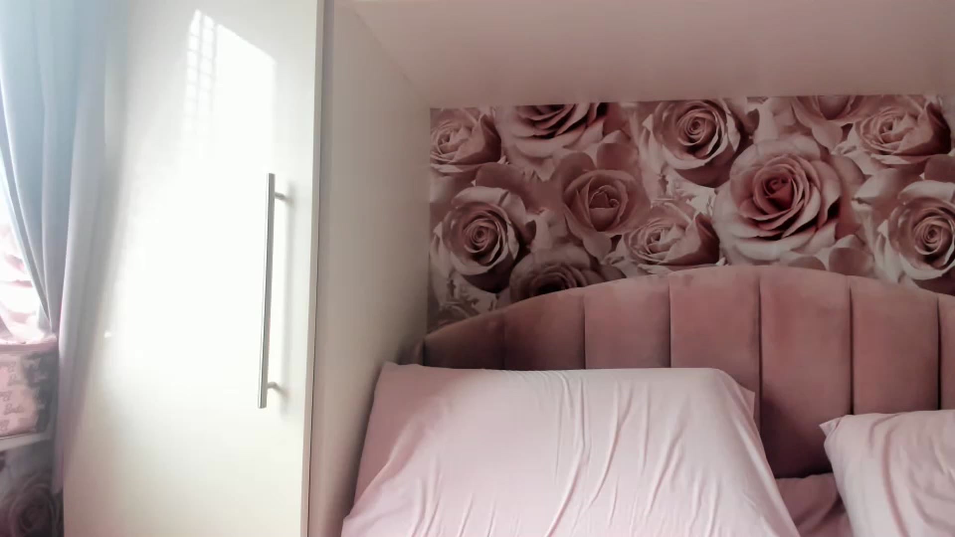 Gallery image thumbnail from roxycurvy's myfreecams stream on, 01/22/2023, 15:07 image 20 of 20