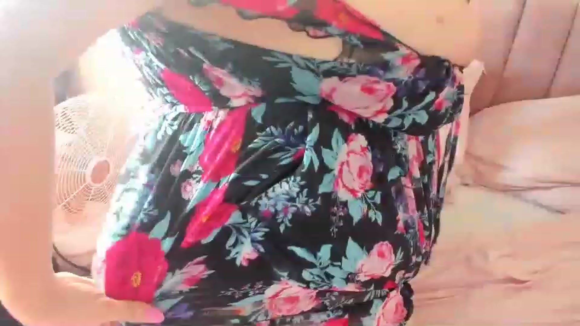 Gallery image thumbnail from roxycurvy's myfreecams stream on, 06/16/2023, 16:07 image 8 of 20