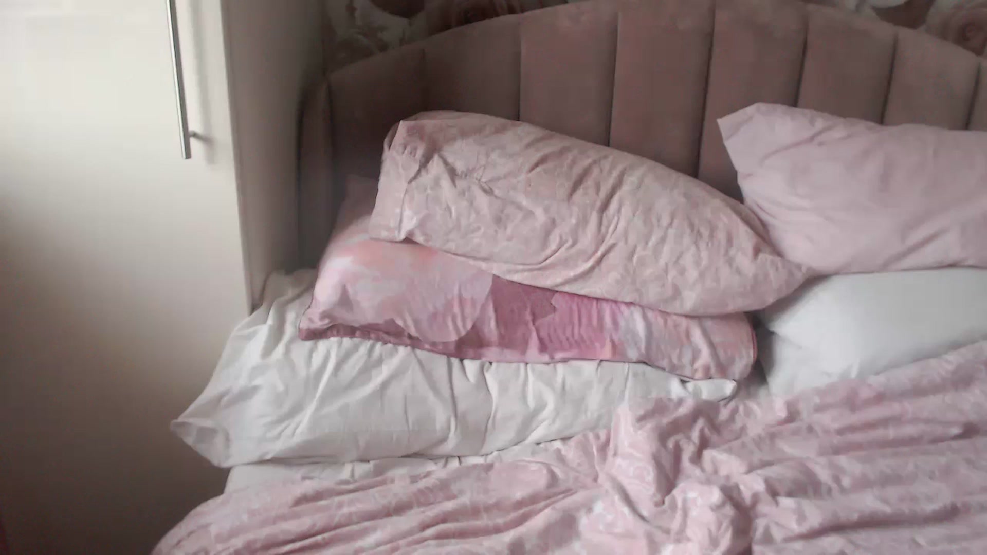 Gallery image thumbnail from roxycurvy's myfreecams stream on, 01/12/2024, 14:04 image 1 of 20