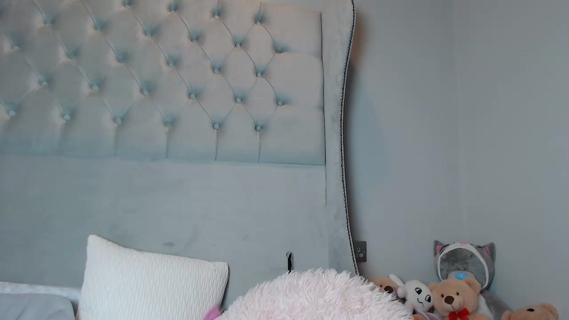 Gallery image thumbnail from ruby_oharax's myfreecams stream on, 11/19/2022, 24:04 image 19 of 20