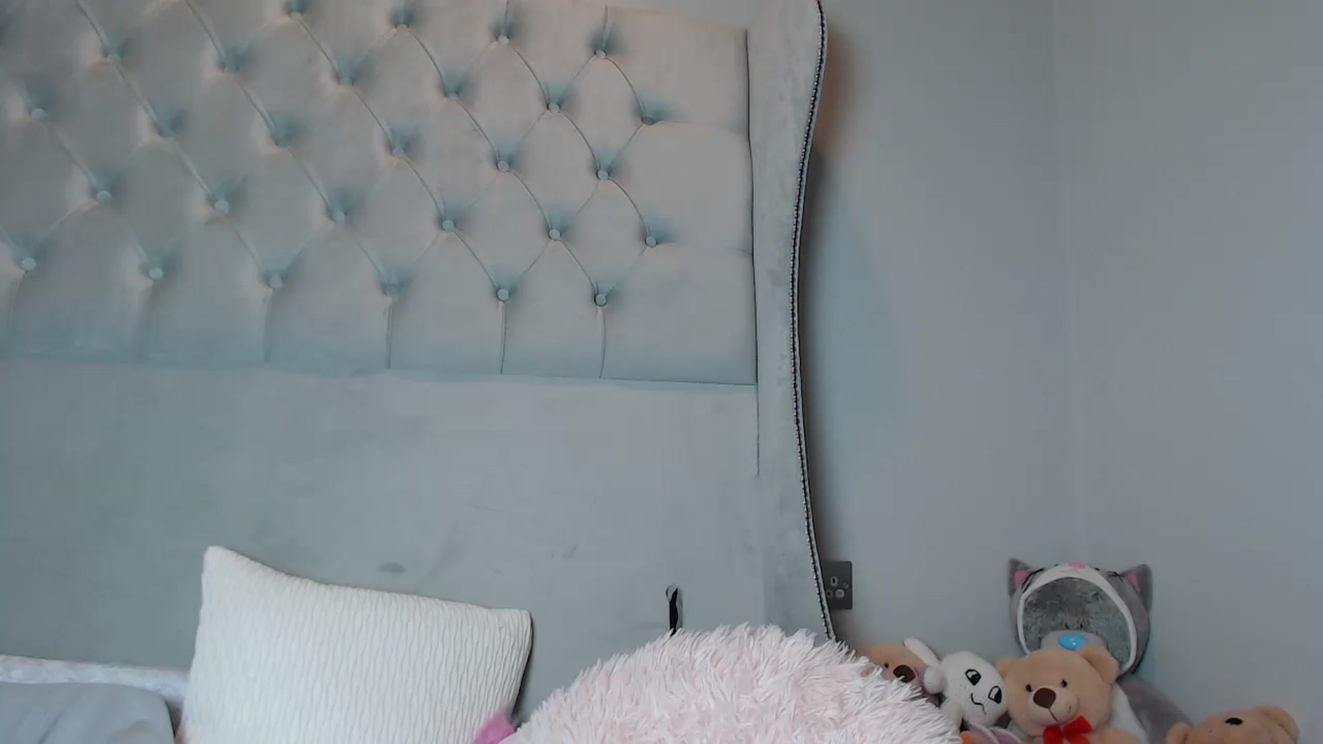 Gallery image thumbnail from ruby_oharax's myfreecams stream on, 11/19/2022, 24:04 image 20 of 20