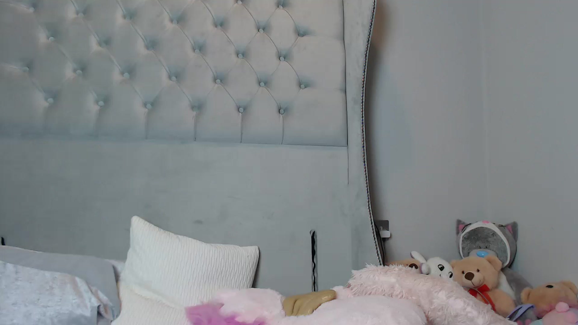Gallery image thumbnail from ruby_oharax's myfreecams stream on, 11/21/2022, 18:26 image 10 of 20