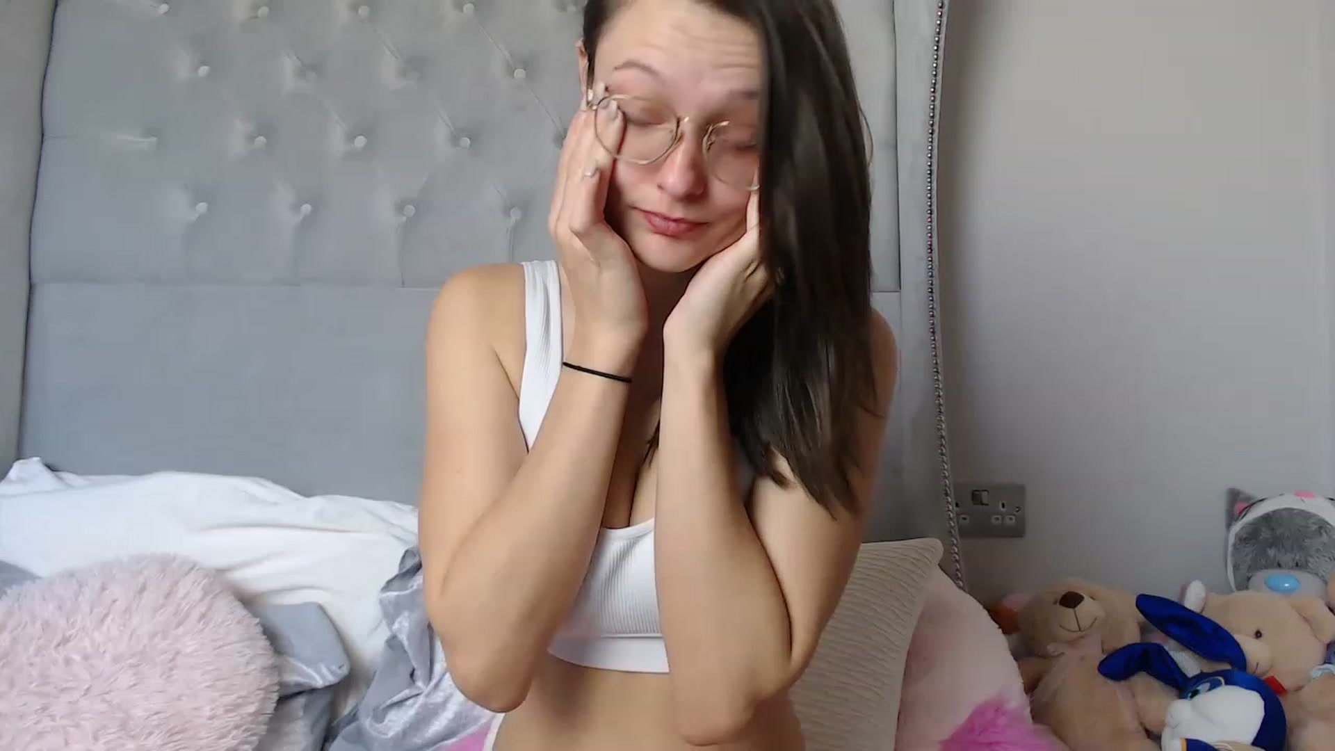 Gallery image thumbnail from ruby_oharax's myfreecams stream on, 12/02/2022, 13:53 image 19 of 20