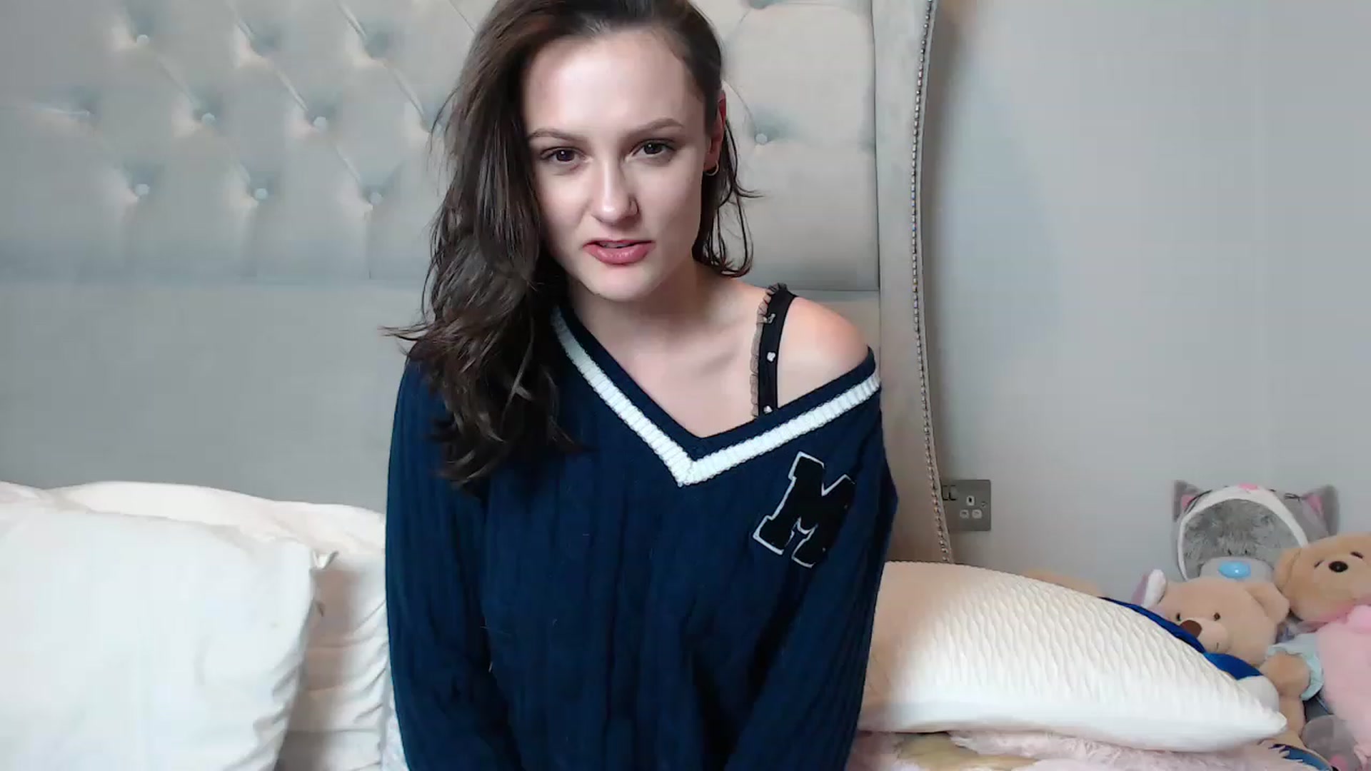 Gallery image thumbnail from ruby_oharax's myfreecams stream on, 12/18/2022, 23:36 image 1 of 20