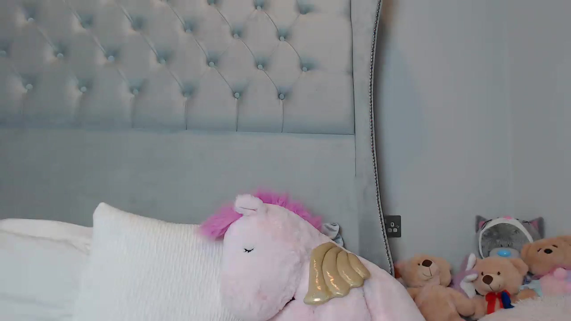 Gallery image thumbnail from ruby_oharax's myfreecams stream on, 12/18/2022, 23:36 image 20 of 20