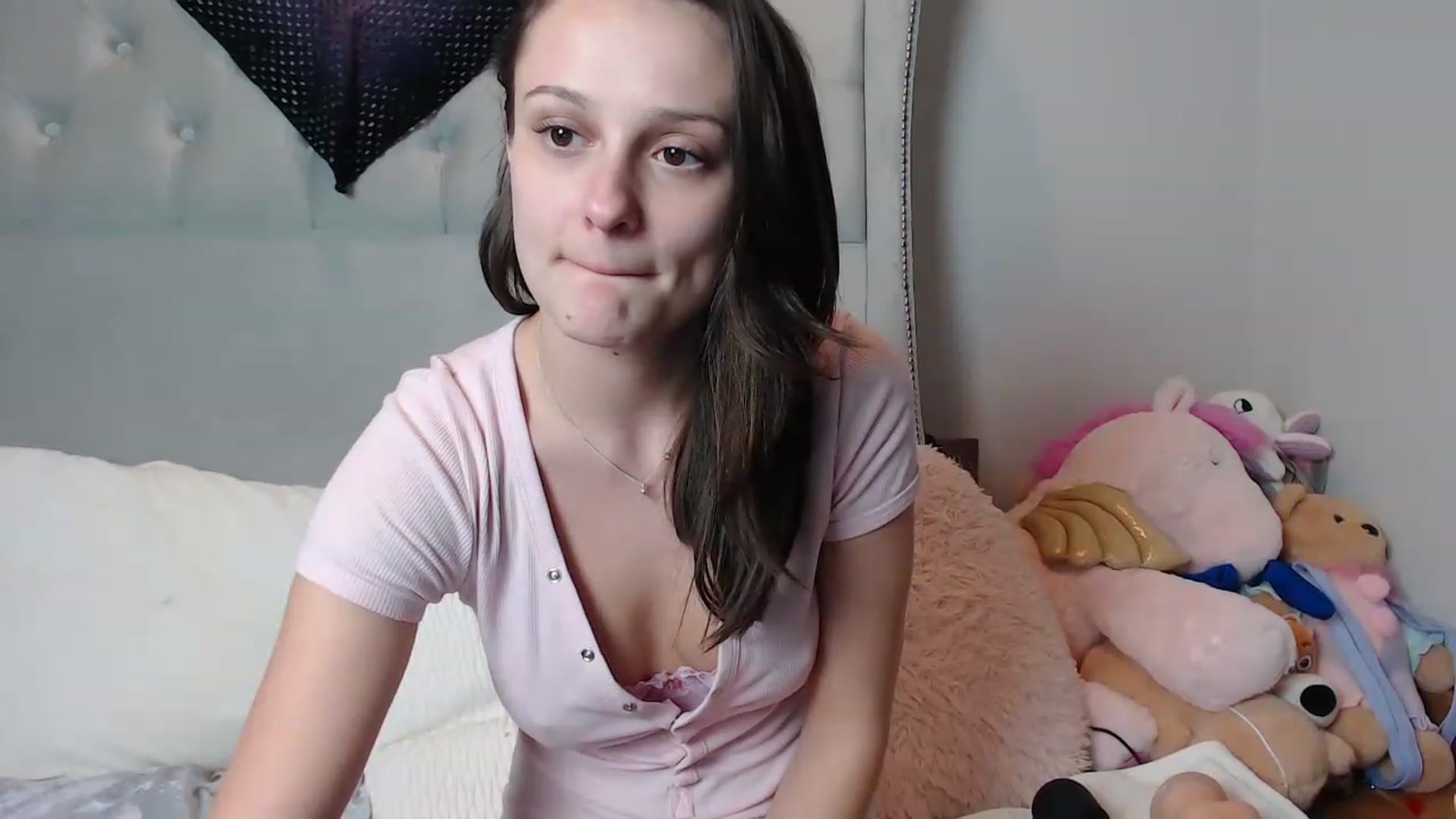 Gallery image thumbnail from ruby_oharax's myfreecams stream on, 12/29/2022, 21:32 image 7 of 20