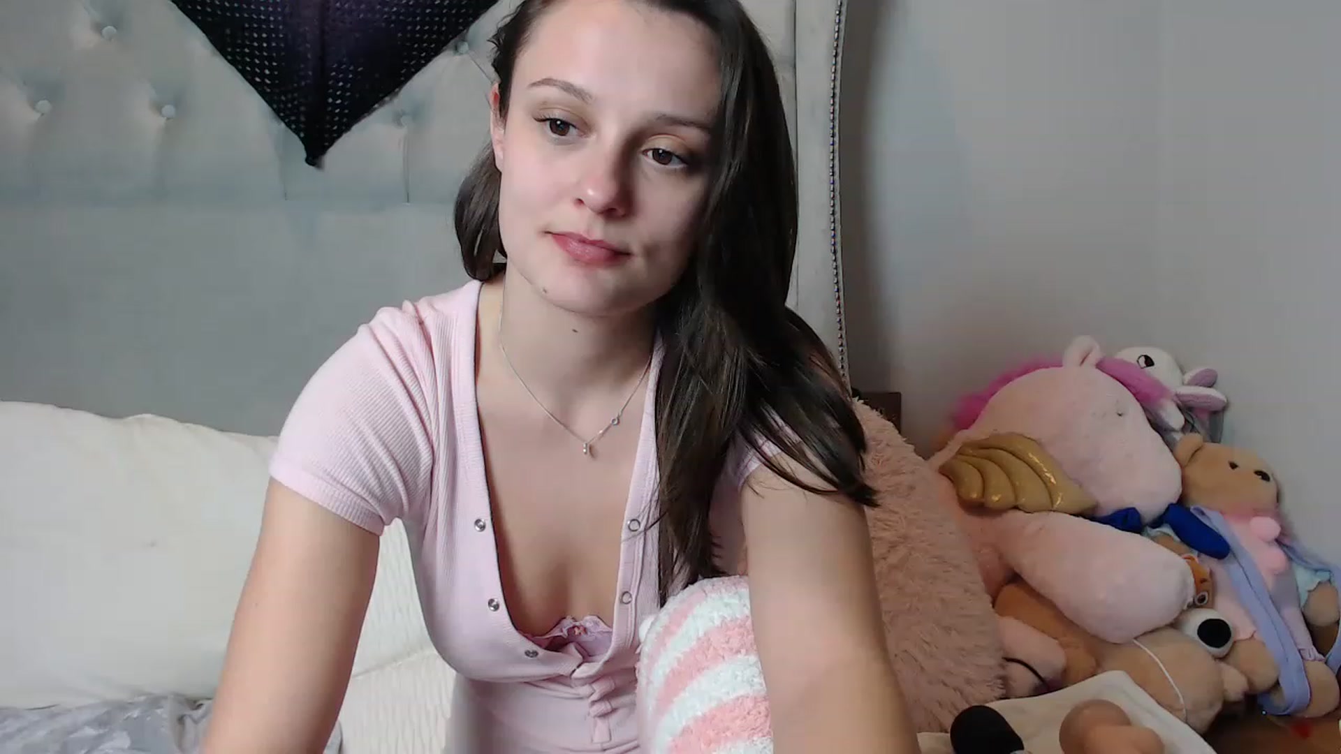 Gallery image thumbnail from ruby_oharax's myfreecams stream on, 12/29/2022, 21:32 image 4 of 20