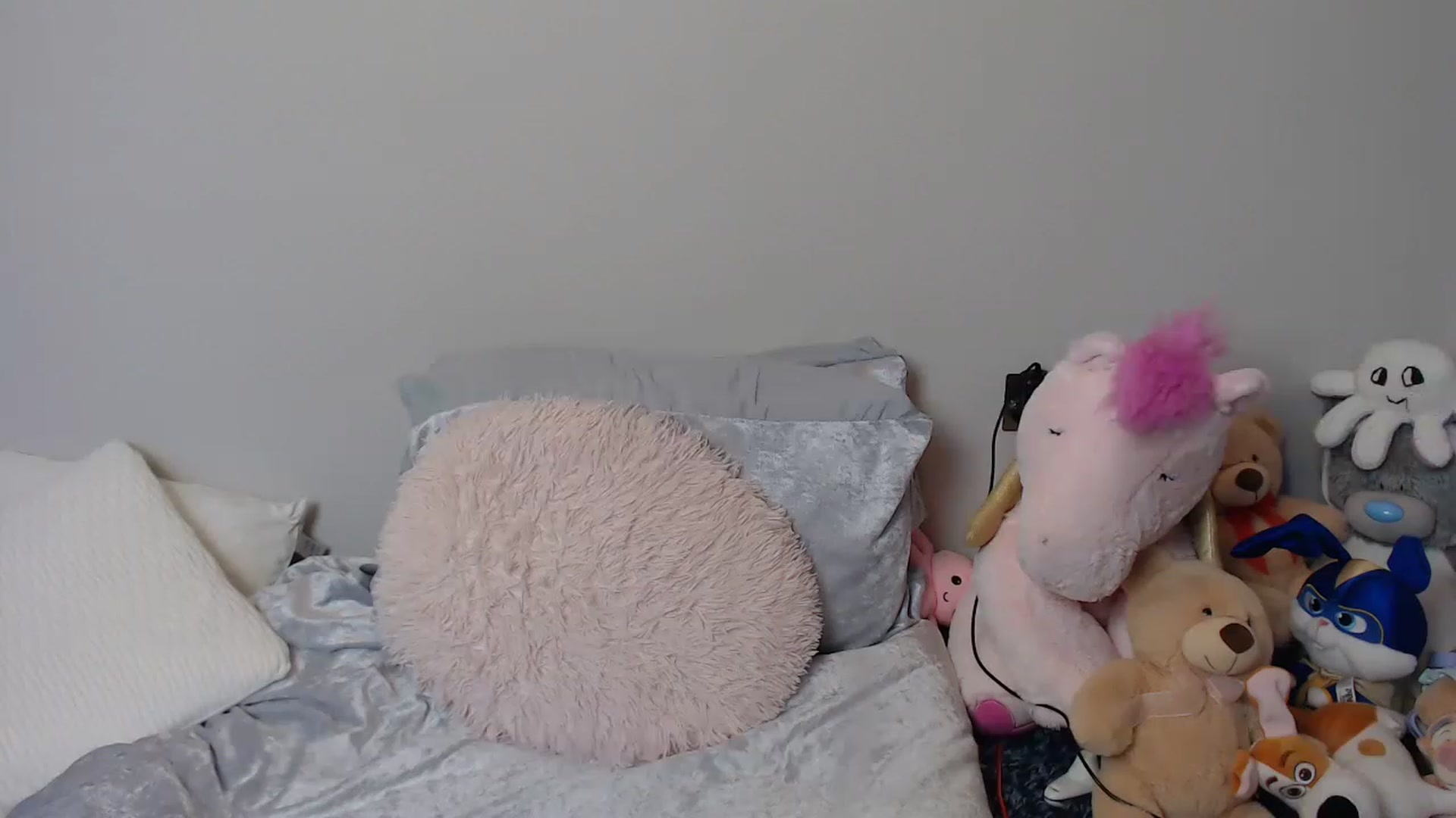 Gallery image thumbnail from ruby_oharax's myfreecams stream on, 01/17/2023, 17:45 image 11 of 20