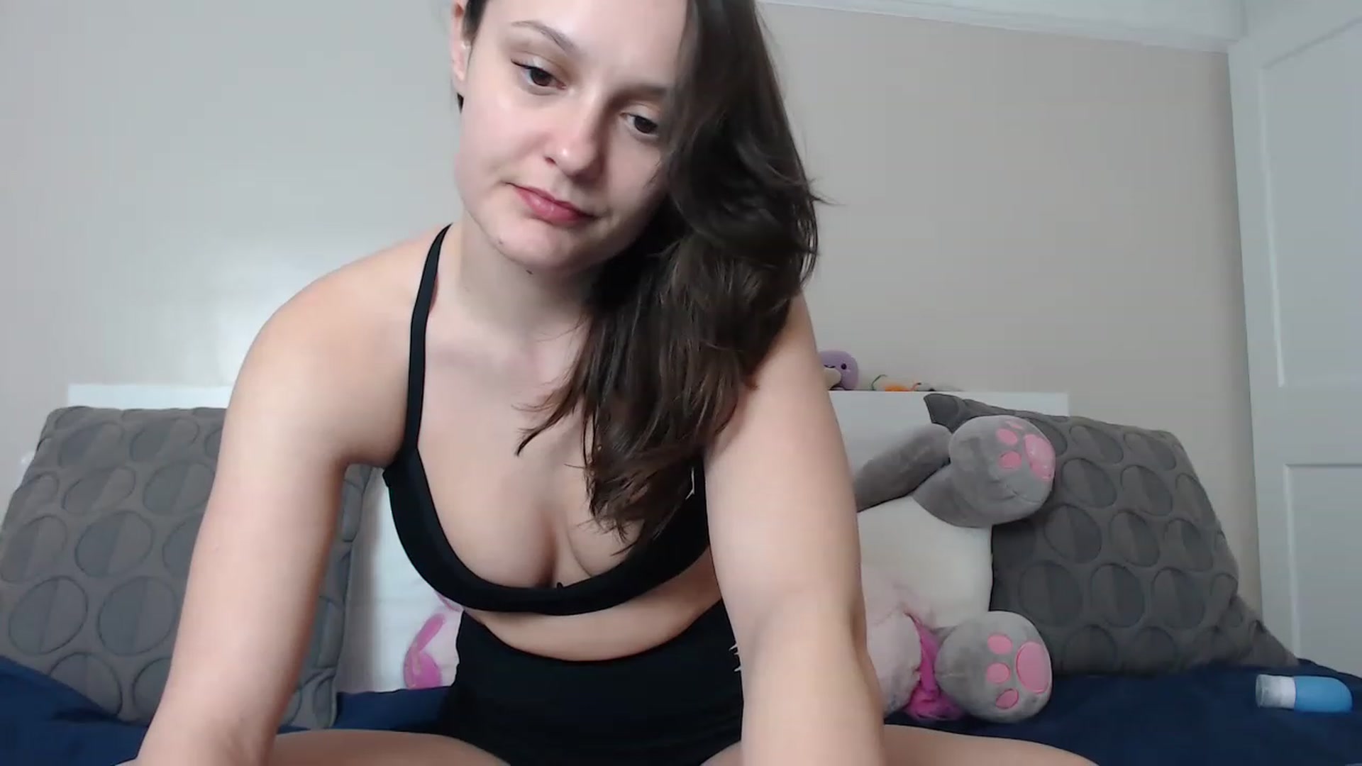 Gallery image thumbnail from ruby_oharax's myfreecams stream on, 03/17/2023, 20:11 image 14 of 20