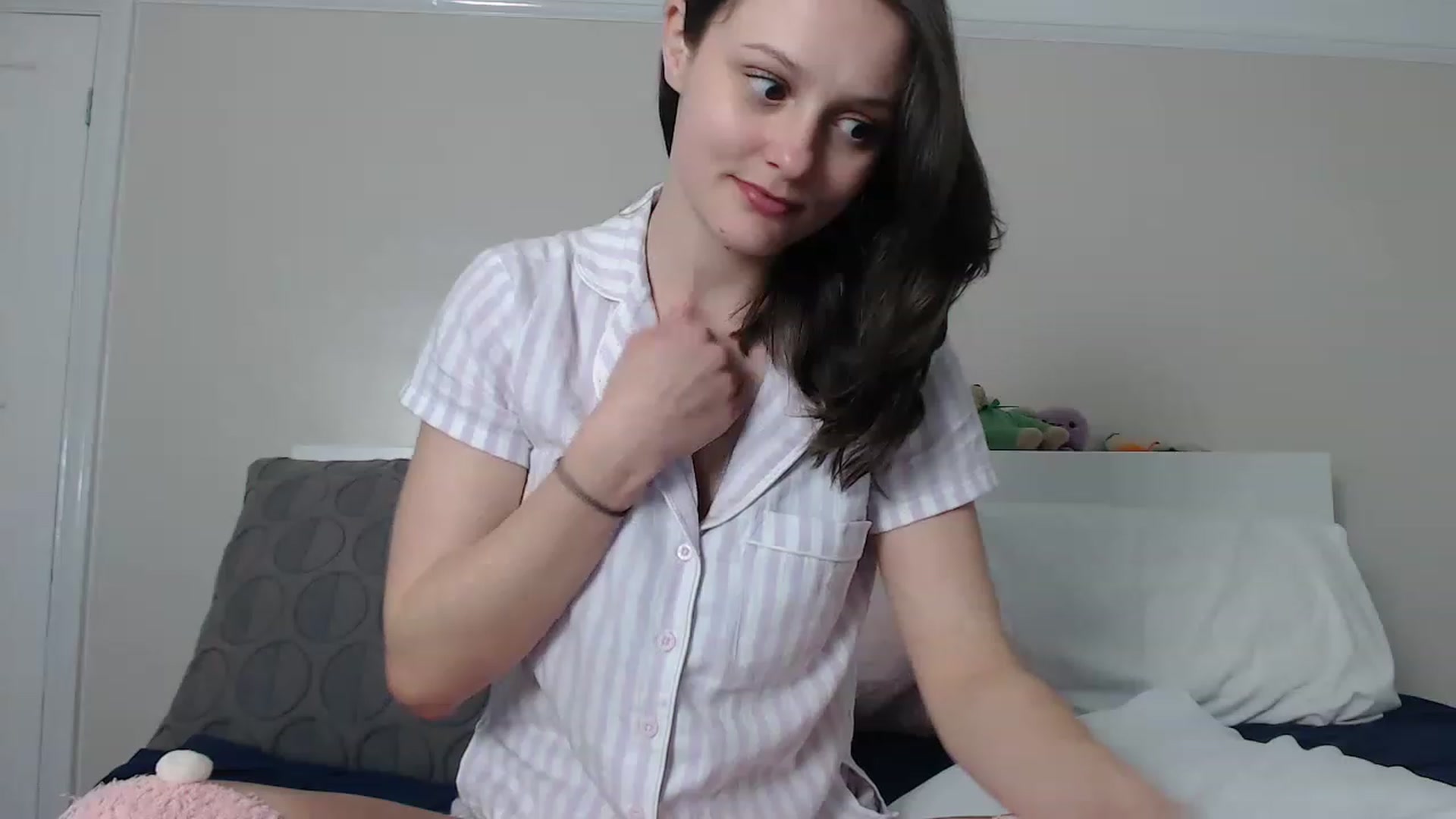 Gallery image thumbnail from ruby_oharax's myfreecams stream on, 03/18/2023, 20:00 image 19 of 20