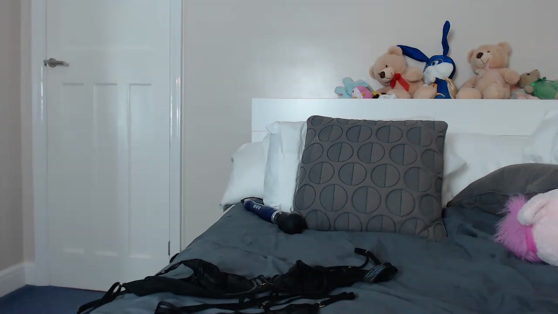 Gallery image thumbnail from ruby_oharax's myfreecams stream on, 04/19/2023, 23:24 image 6 of 20