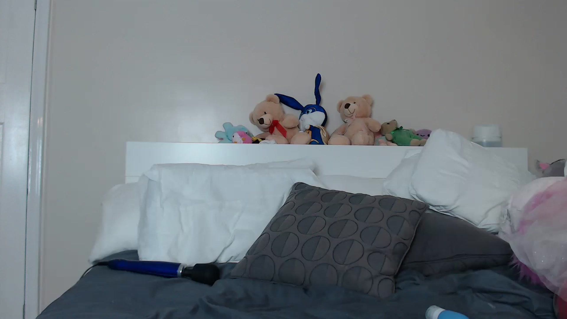 Gallery image thumbnail from ruby_oharax's myfreecams stream on, 04/21/2023, 01:03 image 10 of 20