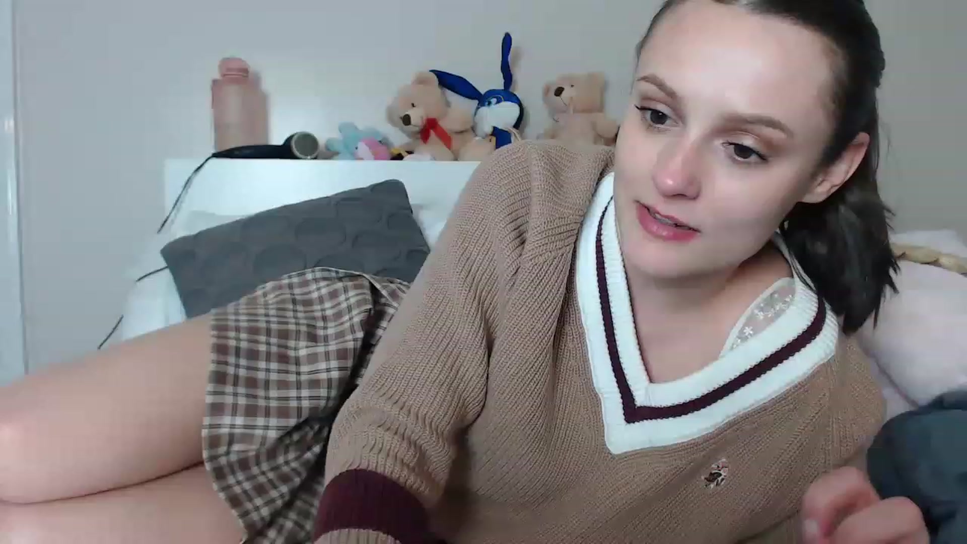 Gallery image thumbnail from ruby_oharax's myfreecams stream on, 04/21/2023, 21:13 image 7 of 20