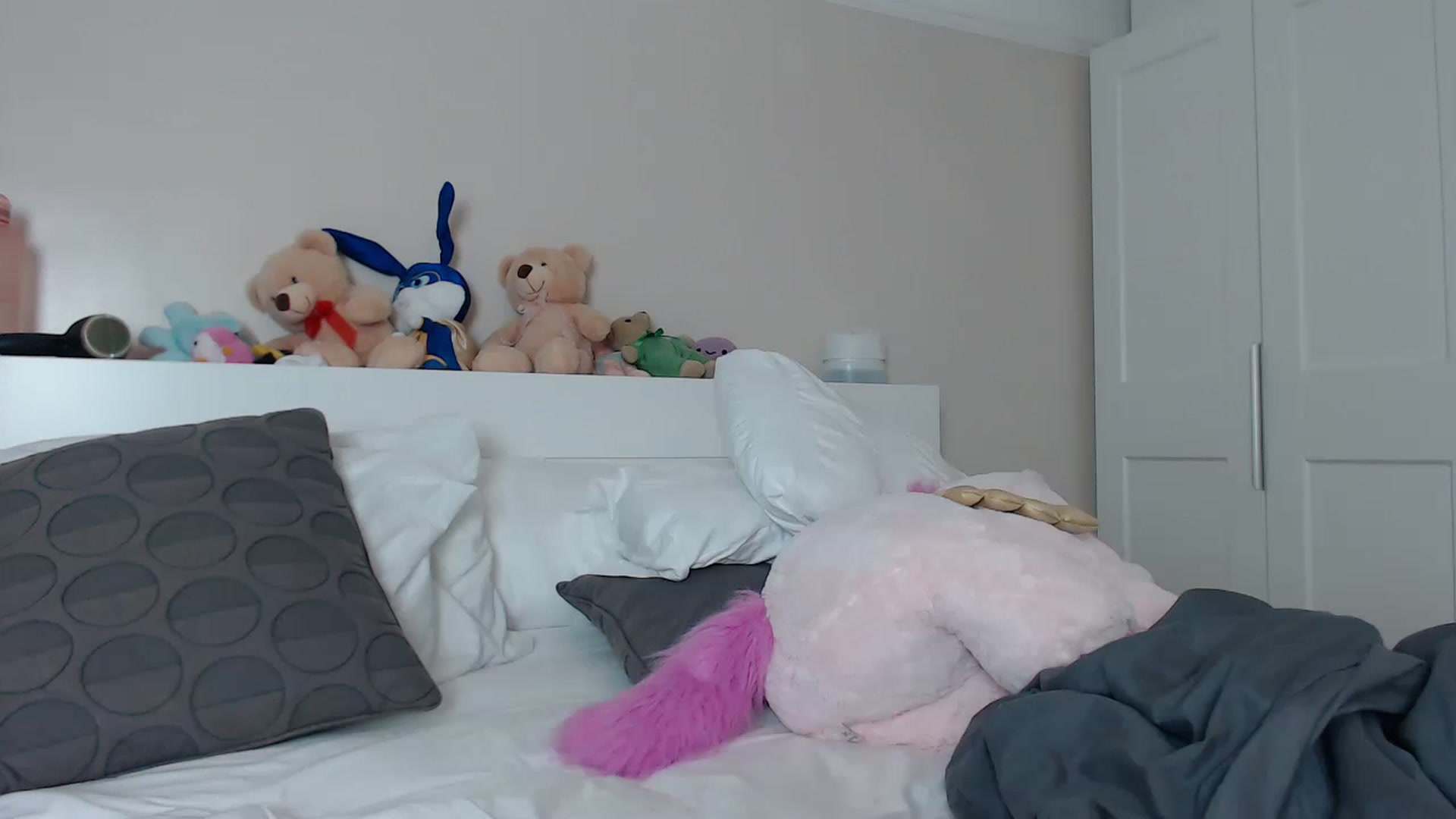Gallery image thumbnail from ruby_oharax's myfreecams stream on, 04/21/2023, 21:13 image 10 of 20